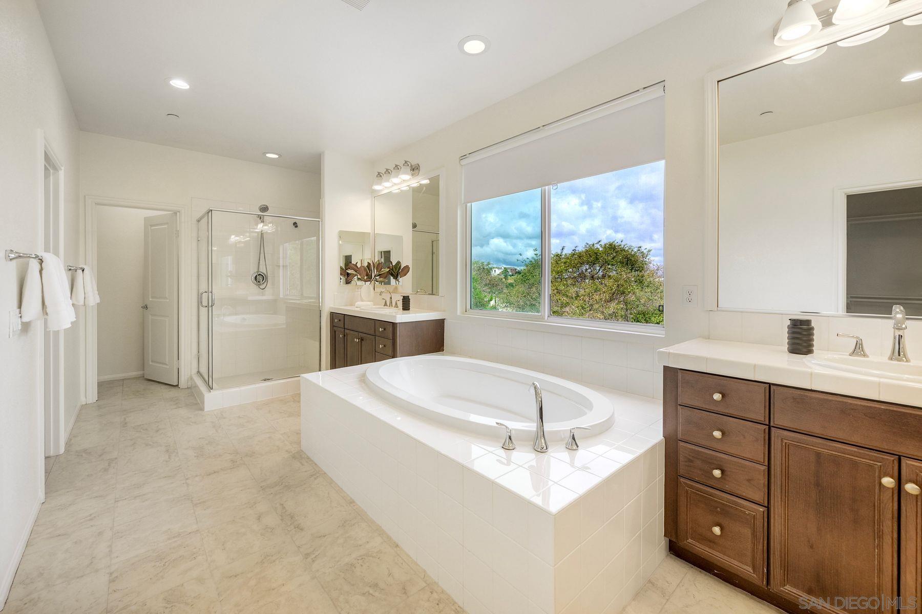 Detail Gallery Image 31 of 57 For 11559  Sweet Willow Way, San Diego,  CA 92131 - 5 Beds | 3/1 Baths