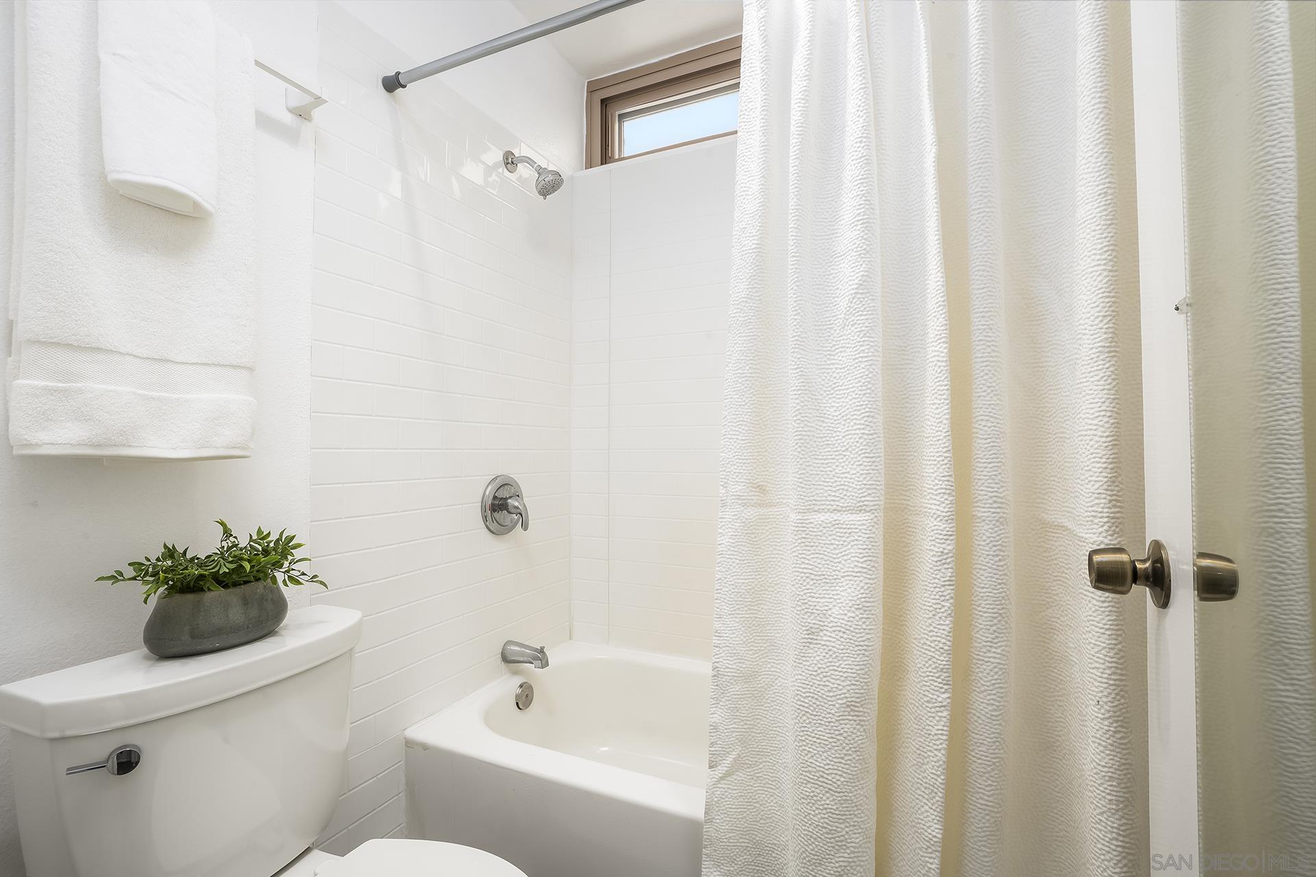 Detail Gallery Image 26 of 59 For 3982  Valeta  #273,  San Diego,  CA 92110 - 1 Beds | 1 Baths