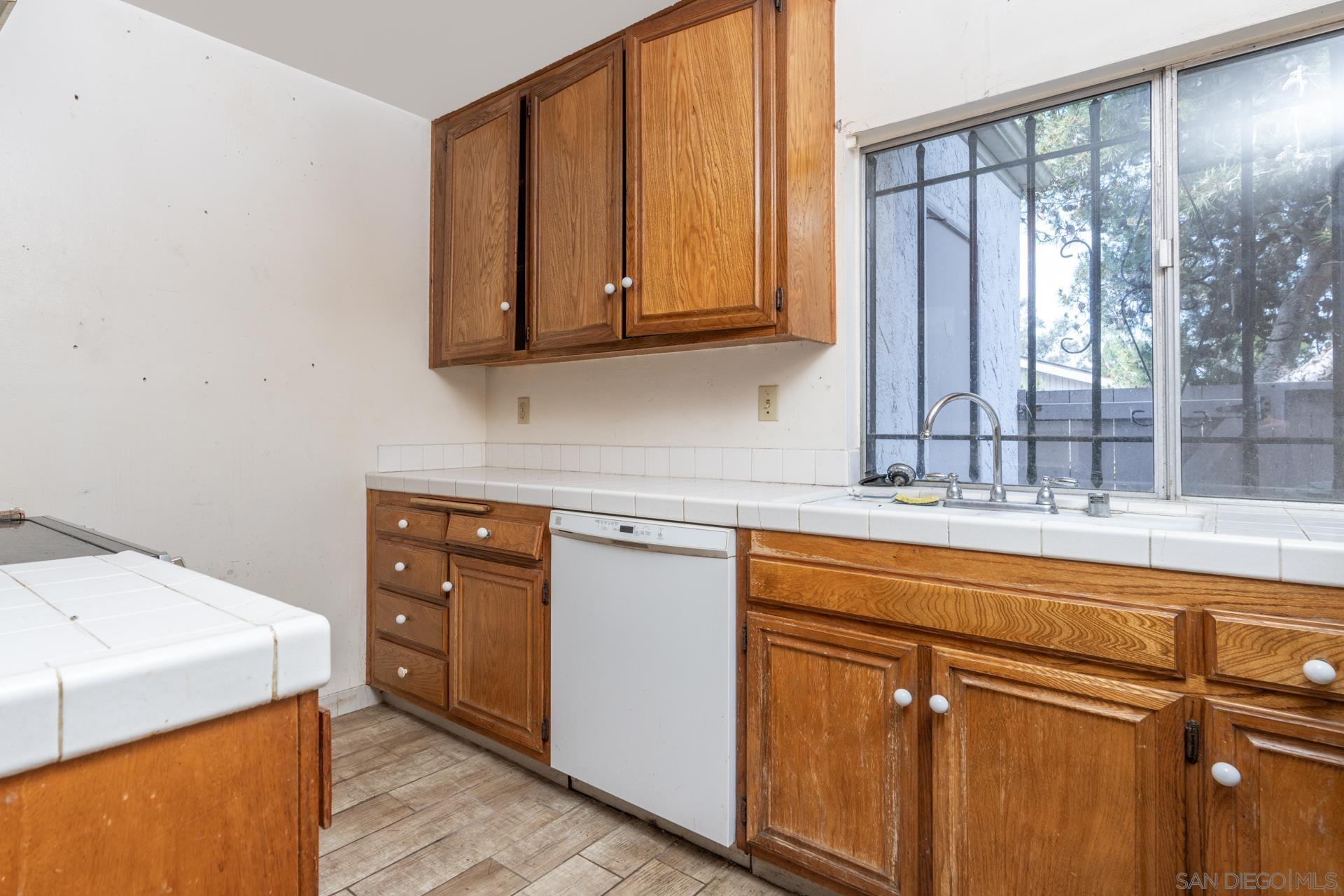 Detail Gallery Image 6 of 35 For 9606  Easter Way, San Diego,  CA 92121 - 3 Beds | 1/1 Baths