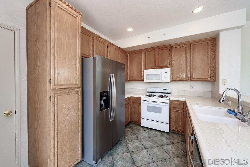 Detail Gallery Image 10 of 47 For 10864  Caminito Arcada, San Diego,  CA 92131 - 4 Beds | 2/1 Baths