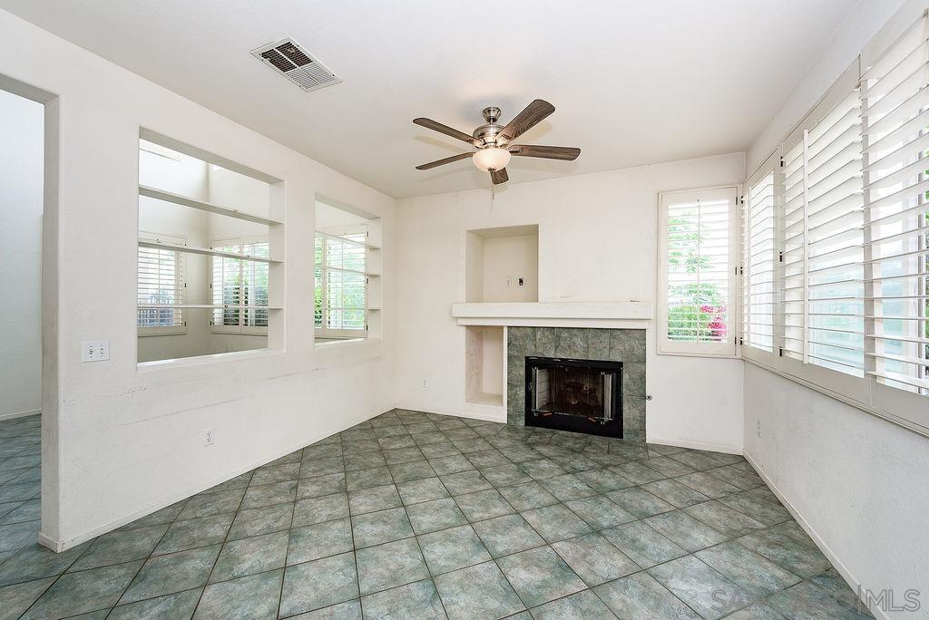 Detail Gallery Image 12 of 47 For 10864  Caminito Arcada, San Diego,  CA 92131 - 4 Beds | 2/1 Baths