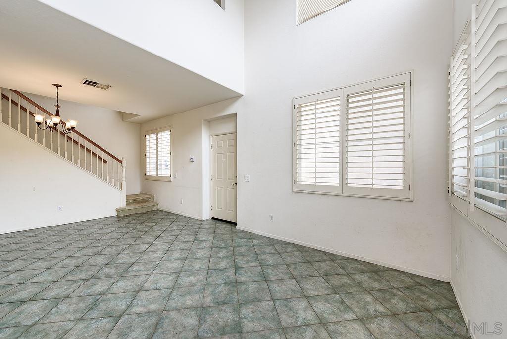 Detail Gallery Image 13 of 47 For 10864  Caminito Arcada, San Diego,  CA 92131 - 4 Beds | 2/1 Baths