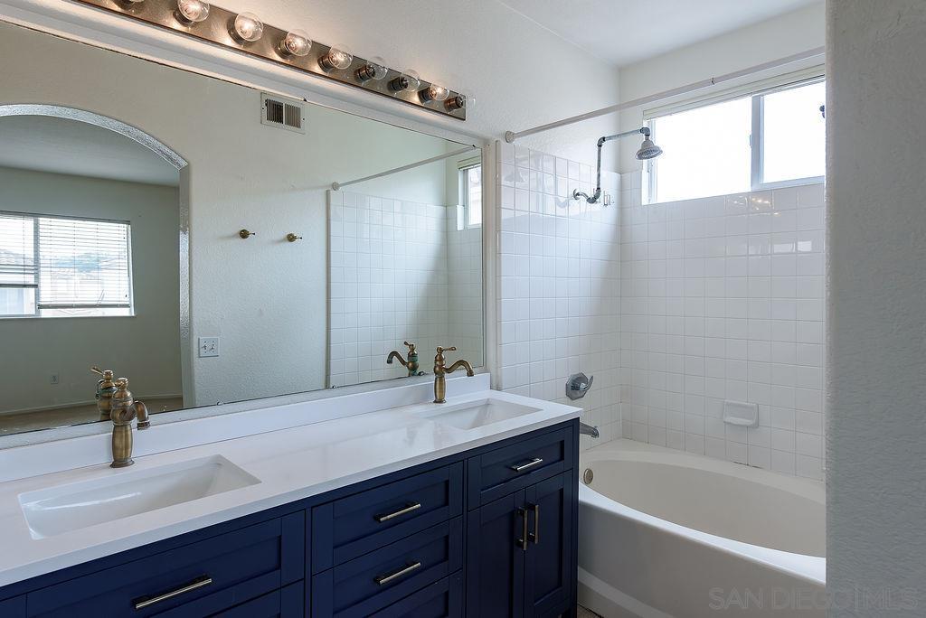 Detail Gallery Image 21 of 47 For 10864  Caminito Arcada, San Diego,  CA 92131 - 4 Beds | 2/1 Baths