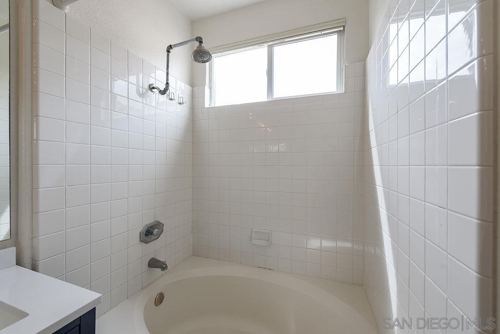 Detail Gallery Image 28 of 47 For 10864  Caminito Arcada, San Diego,  CA 92131 - 4 Beds | 2/1 Baths
