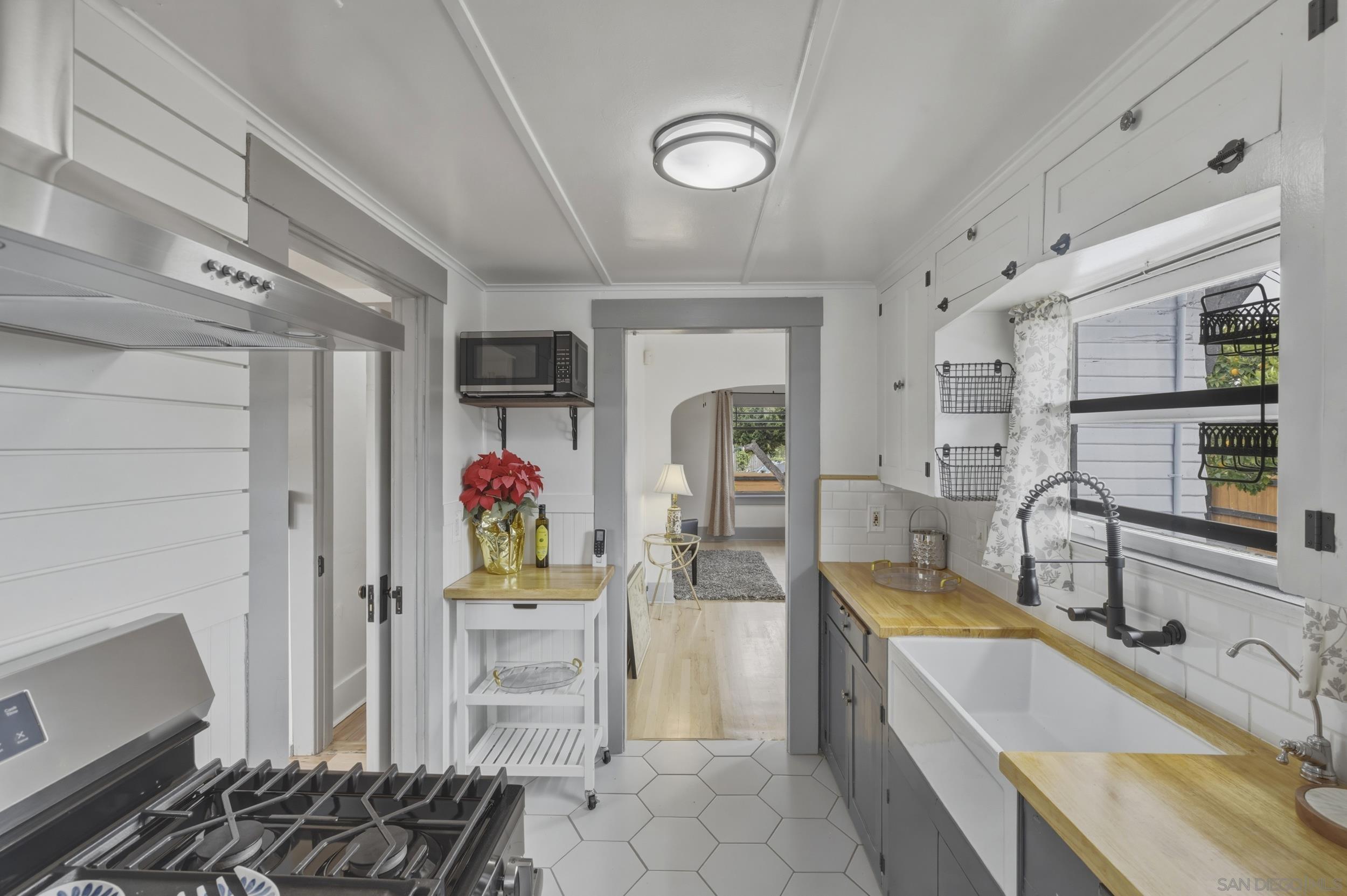 Detail Gallery Image 9 of 31 For 2520  Madison Ave, San Diego,  CA 92116 - 2 Beds | 1 Baths