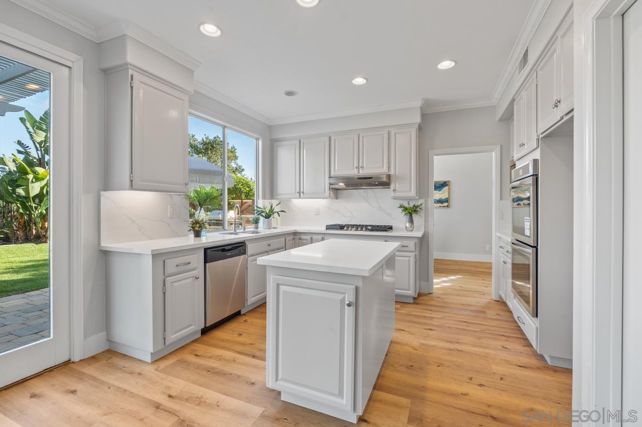 Detail Gallery Image 13 of 28 For 725  Bandak, San Marcos,  CA 92069 - 4 Beds | 3 Baths