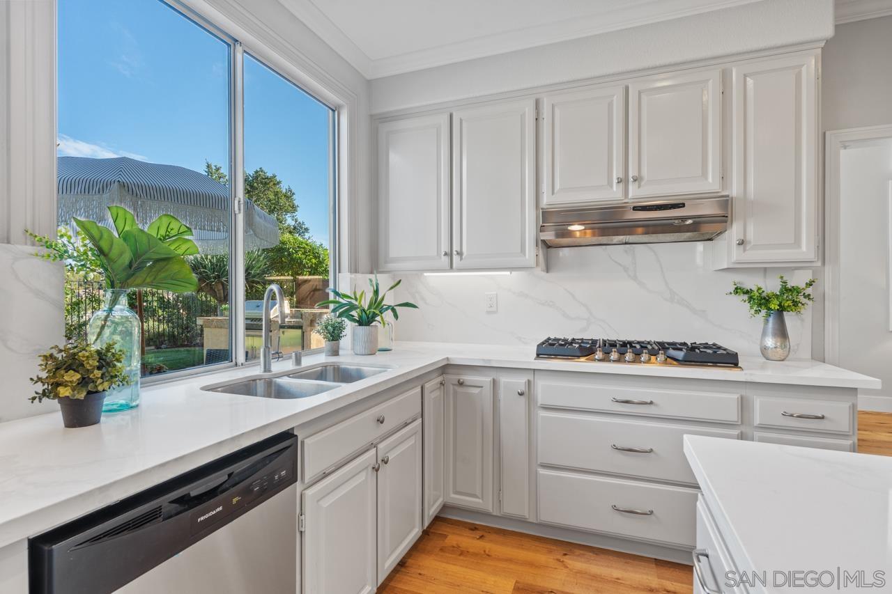 Detail Gallery Image 14 of 28 For 725  Bandak, San Marcos,  CA 92069 - 4 Beds | 3 Baths