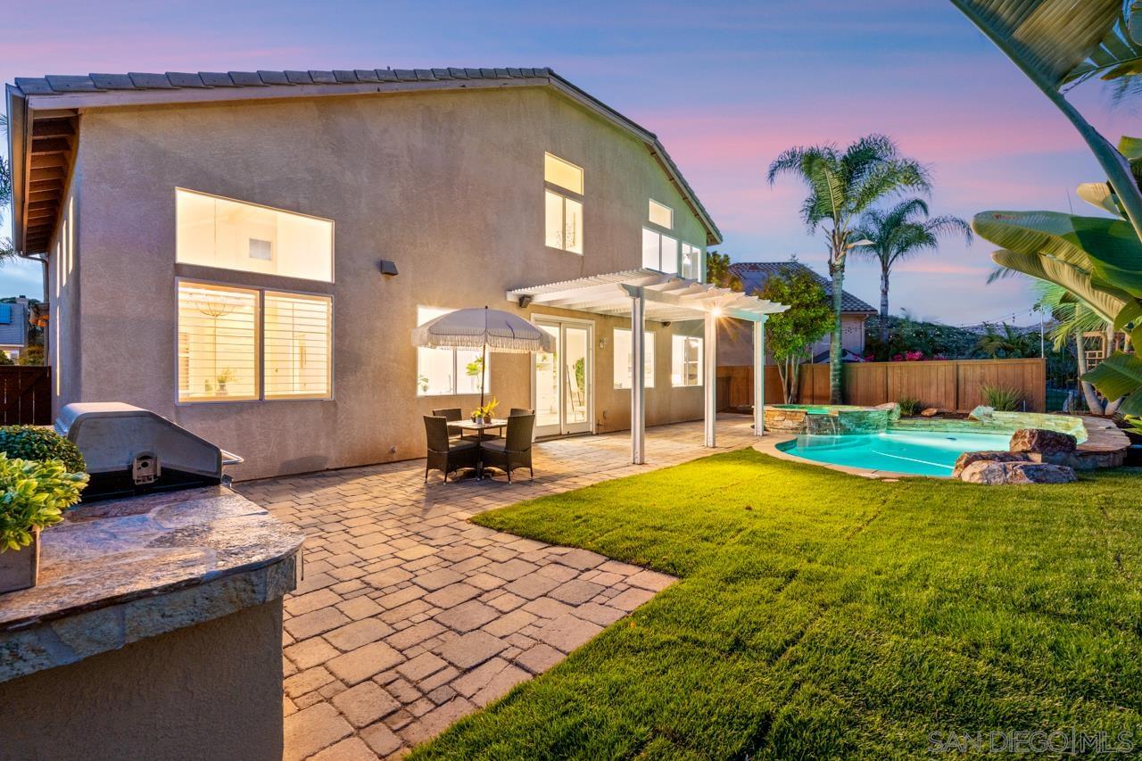 Detail Gallery Image 4 of 28 For 725  Bandak, San Marcos,  CA 92069 - 4 Beds | 3 Baths