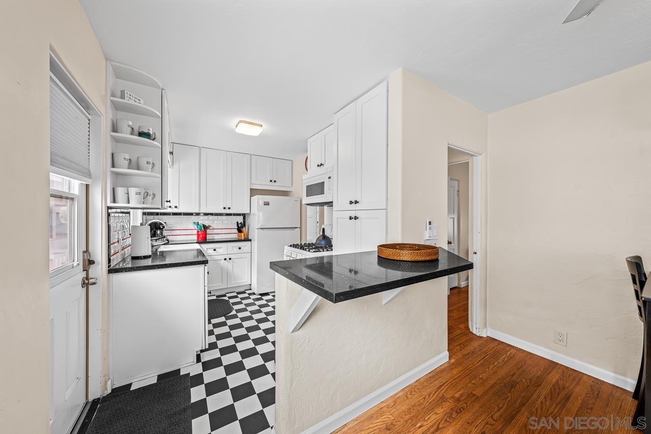 Detail Gallery Image 11 of 40 For 716  Dover, San Diego,  CA 92109 - 3 Beds | 1 Baths