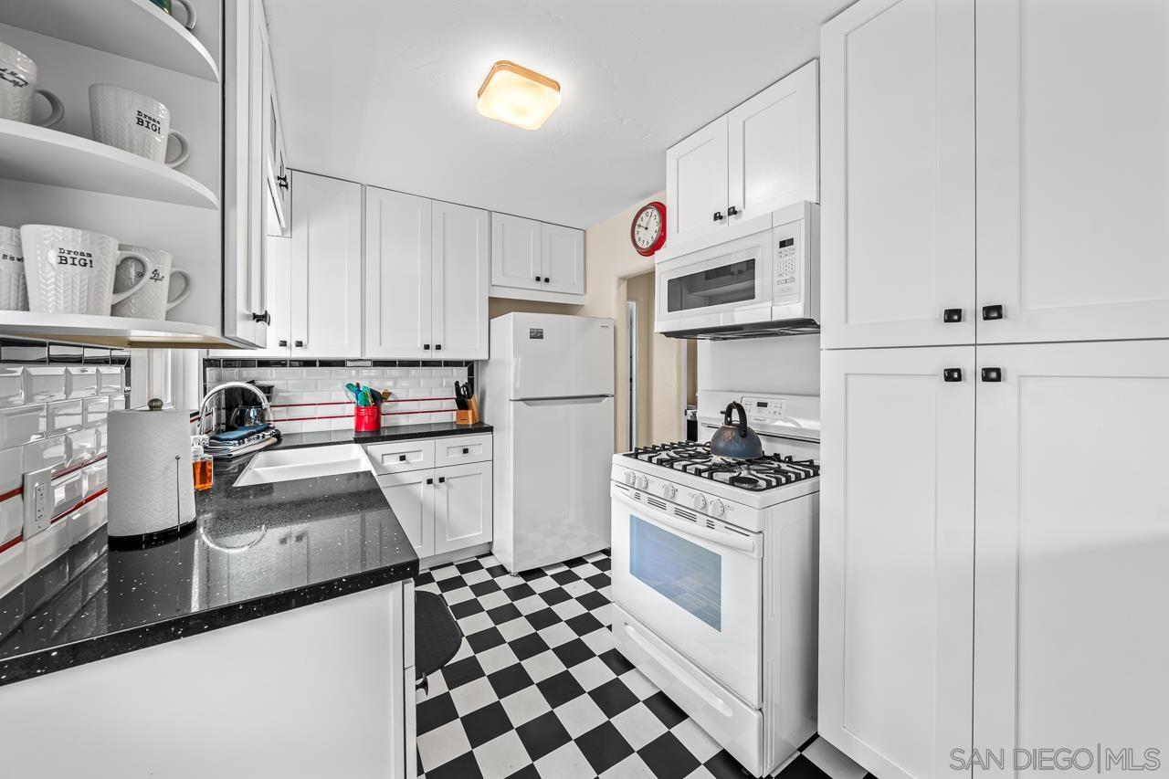 Detail Gallery Image 12 of 40 For 716  Dover, San Diego,  CA 92109 - 3 Beds | 1 Baths