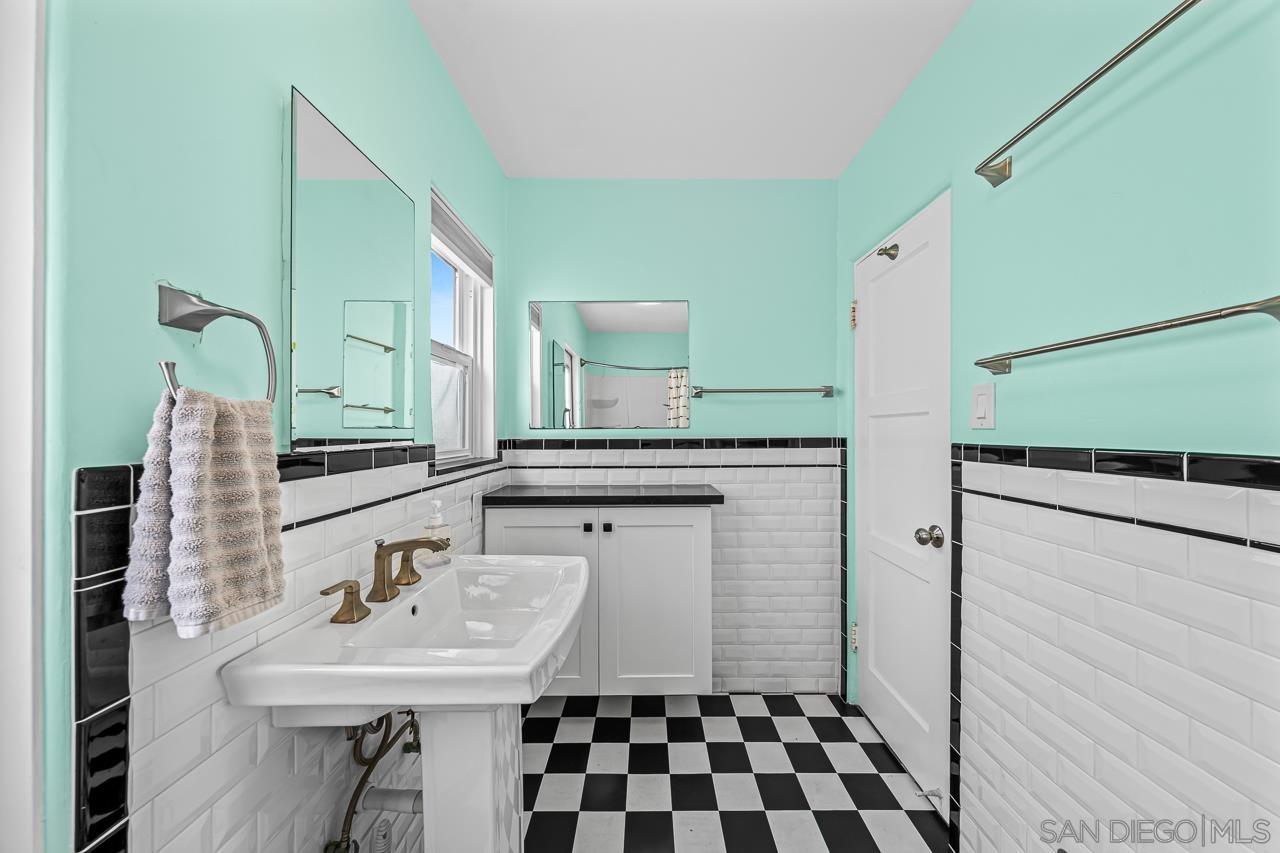 Detail Gallery Image 23 of 40 For 716  Dover, San Diego,  CA 92109 - 3 Beds | 1 Baths