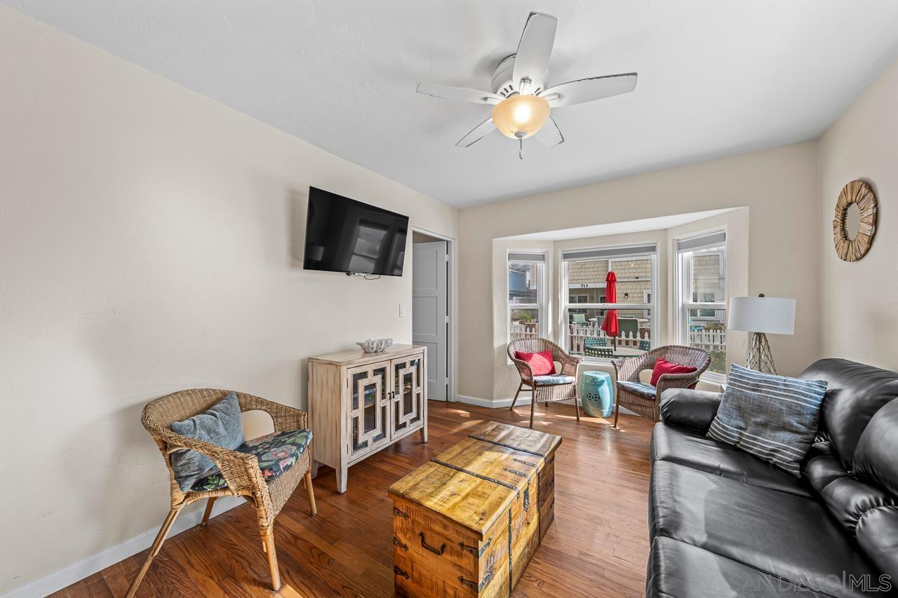 Detail Gallery Image 6 of 40 For 716  Dover, San Diego,  CA 92109 - 3 Beds | 1 Baths