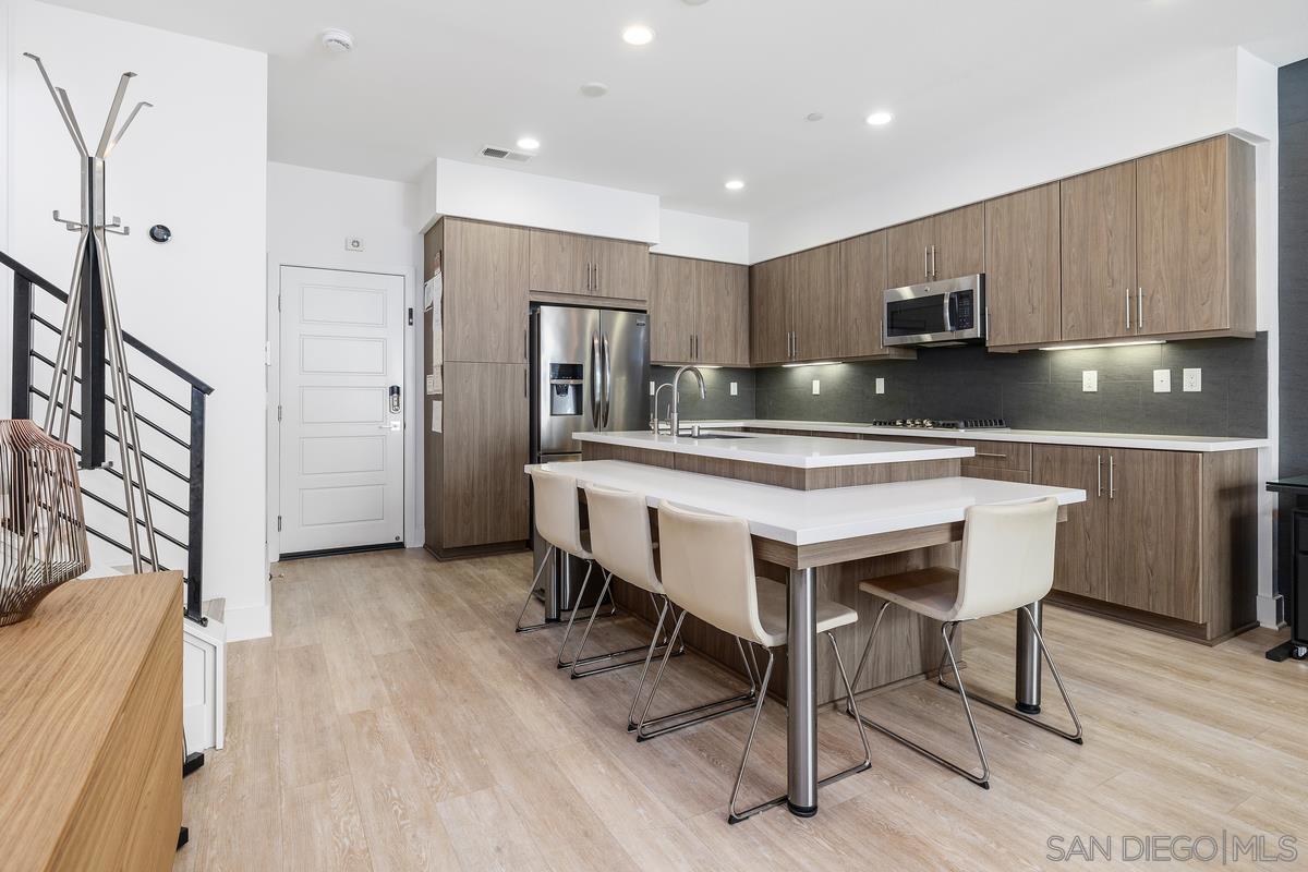 Front Image Thumbnail for SD260007848