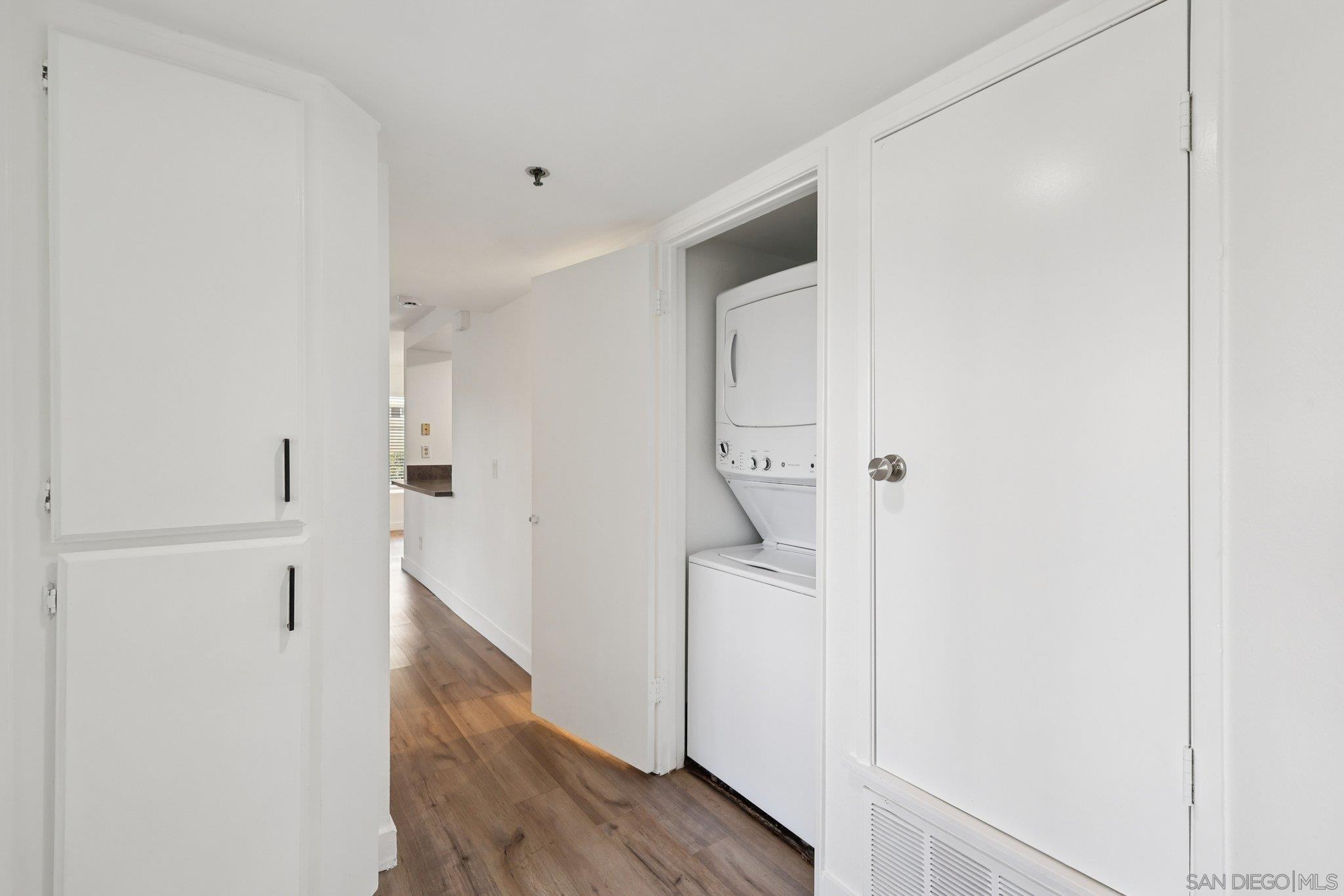 Detail Gallery Image 21 of 69 For 2077  Lakeridge Circle  #104,  Chula Vista,  CA 91913 - 3 Beds | 2 Baths