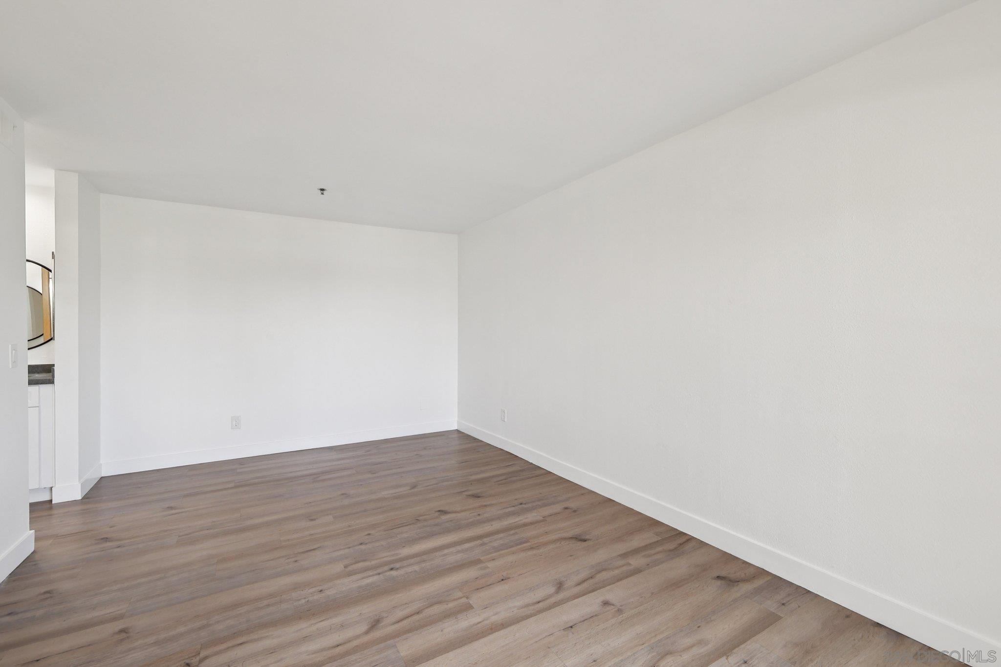 Detail Gallery Image 33 of 69 For 2077  Lakeridge Circle  #104,  Chula Vista,  CA 91913 - 3 Beds | 2 Baths