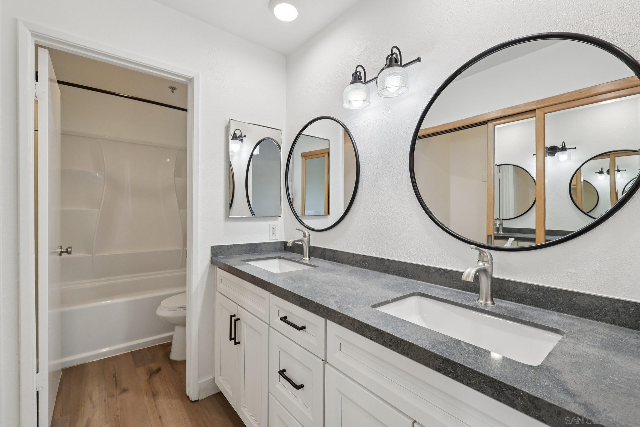 Detail Gallery Image 34 of 69 For 2077  Lakeridge Circle  #104,  Chula Vista,  CA 91913 - 3 Beds | 2 Baths