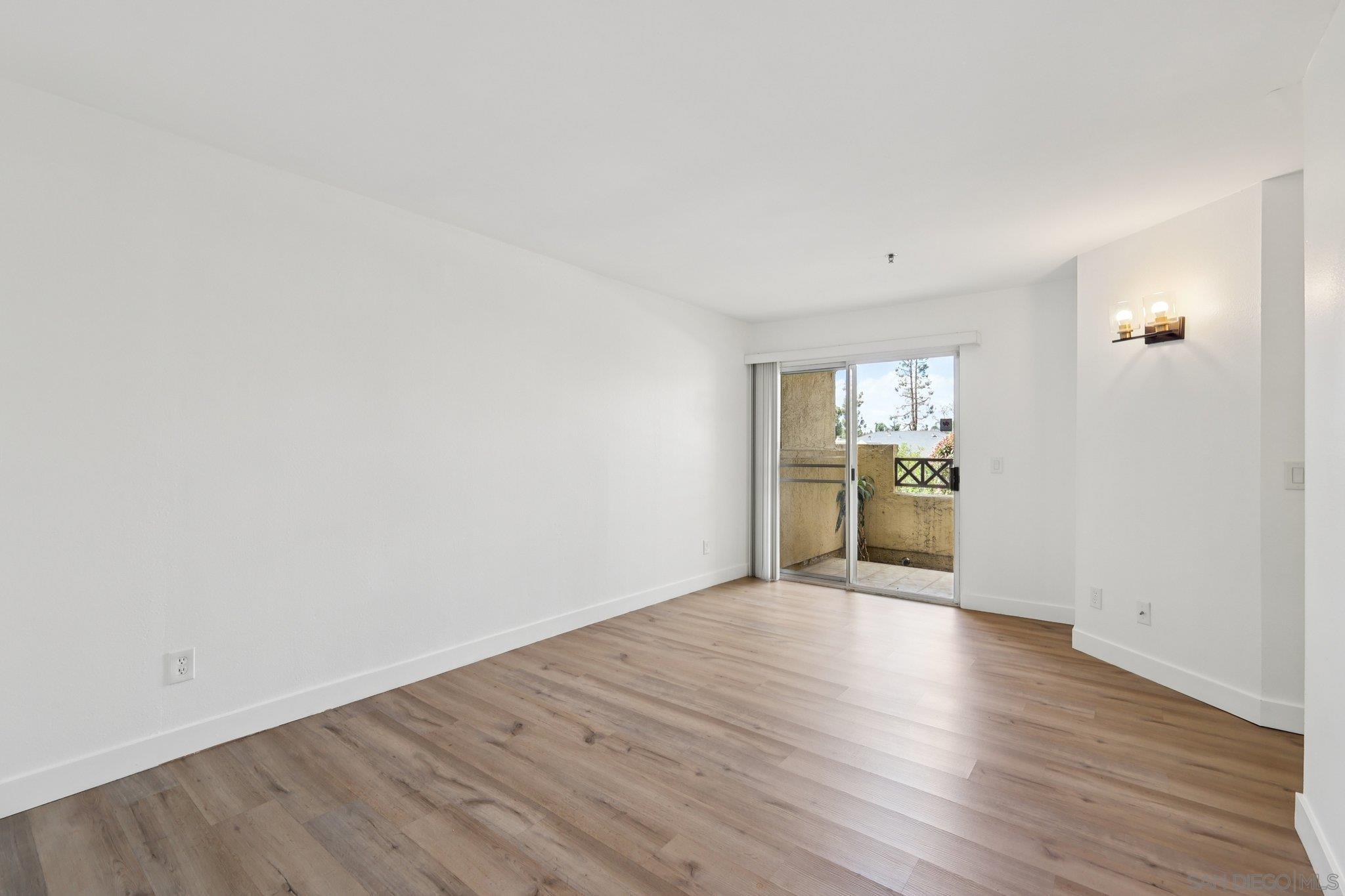 Detail Gallery Image 37 of 69 For 2077  Lakeridge Circle  #104,  Chula Vista,  CA 91913 - 3 Beds | 2 Baths