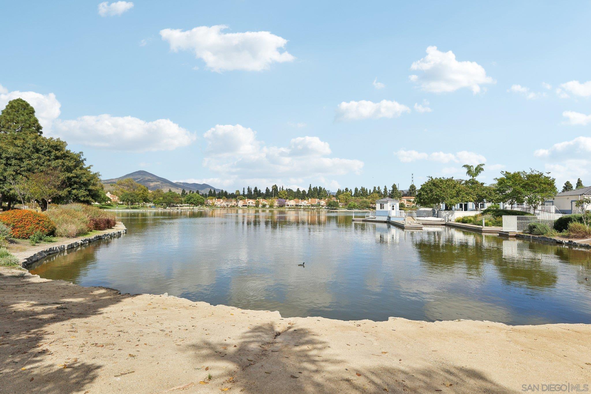 Detail Gallery Image 58 of 69 For 2077  Lakeridge Circle  #104,  Chula Vista,  CA 91913 - 3 Beds | 2 Baths