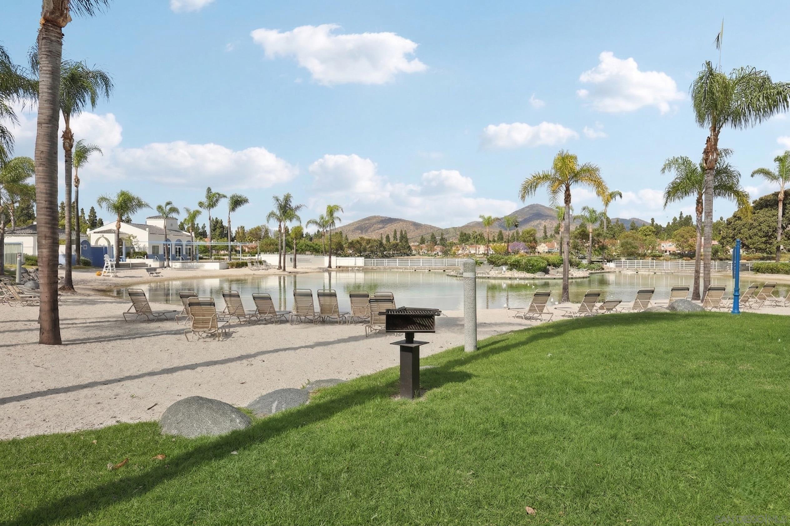 Detail Gallery Image 61 of 69 For 2077  Lakeridge Circle  #104,  Chula Vista,  CA 91913 - 3 Beds | 2 Baths