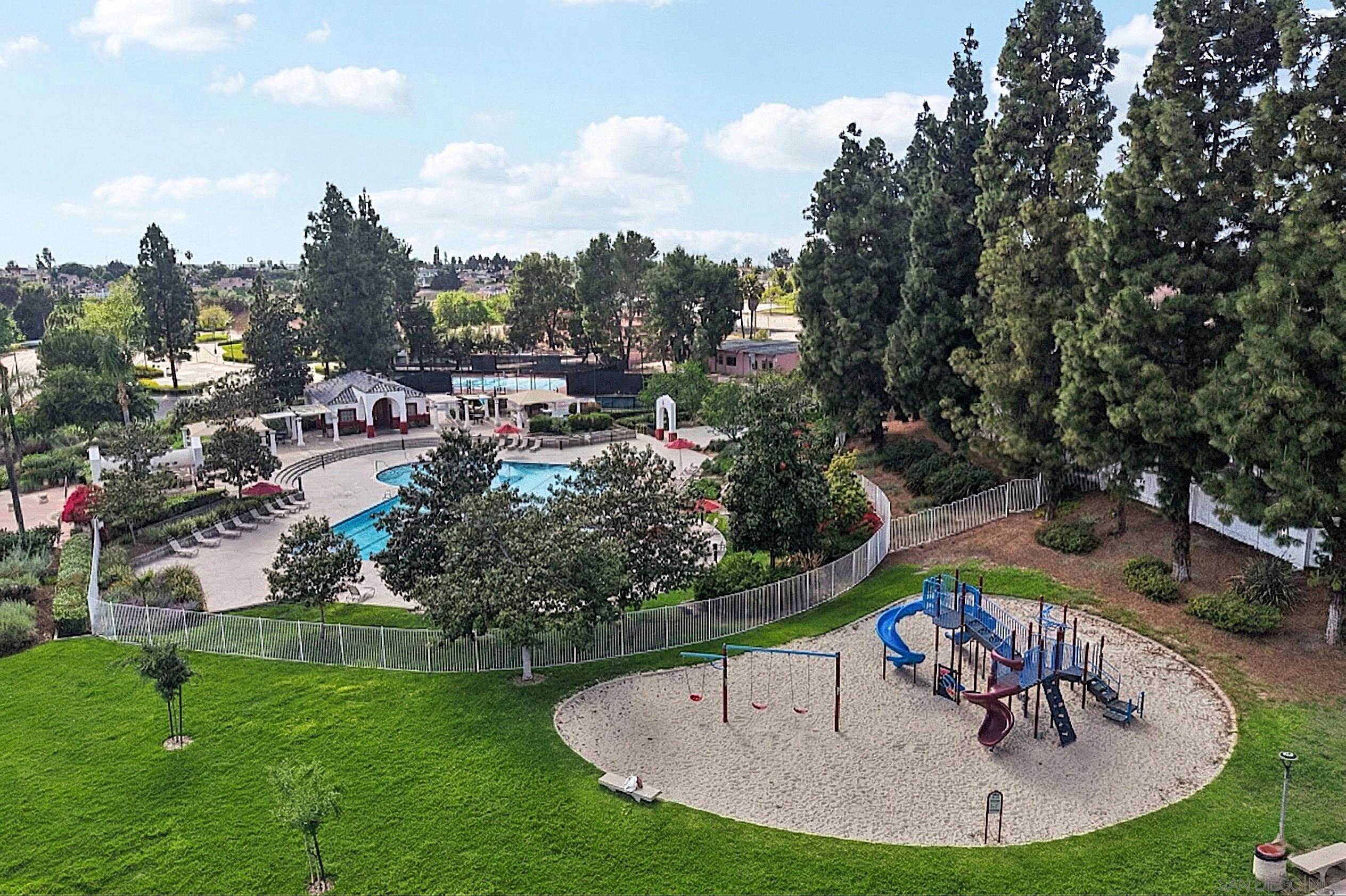 Detail Gallery Image 65 of 69 For 2077  Lakeridge Circle  #104,  Chula Vista,  CA 91913 - 3 Beds | 2 Baths