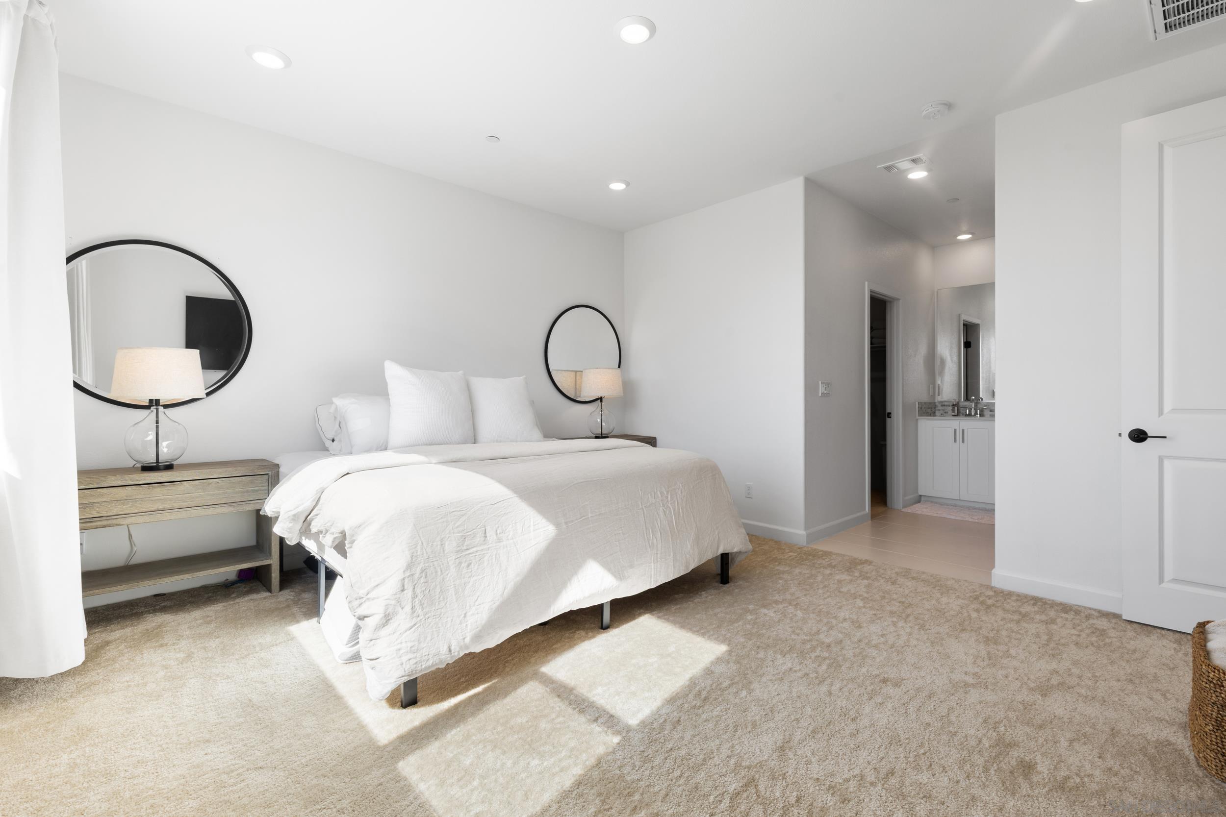 Detail Gallery Image 14 of 27 For 12092  Riley Ln, San Diego,  CA 92128 - 2 Beds | 2/1 Baths