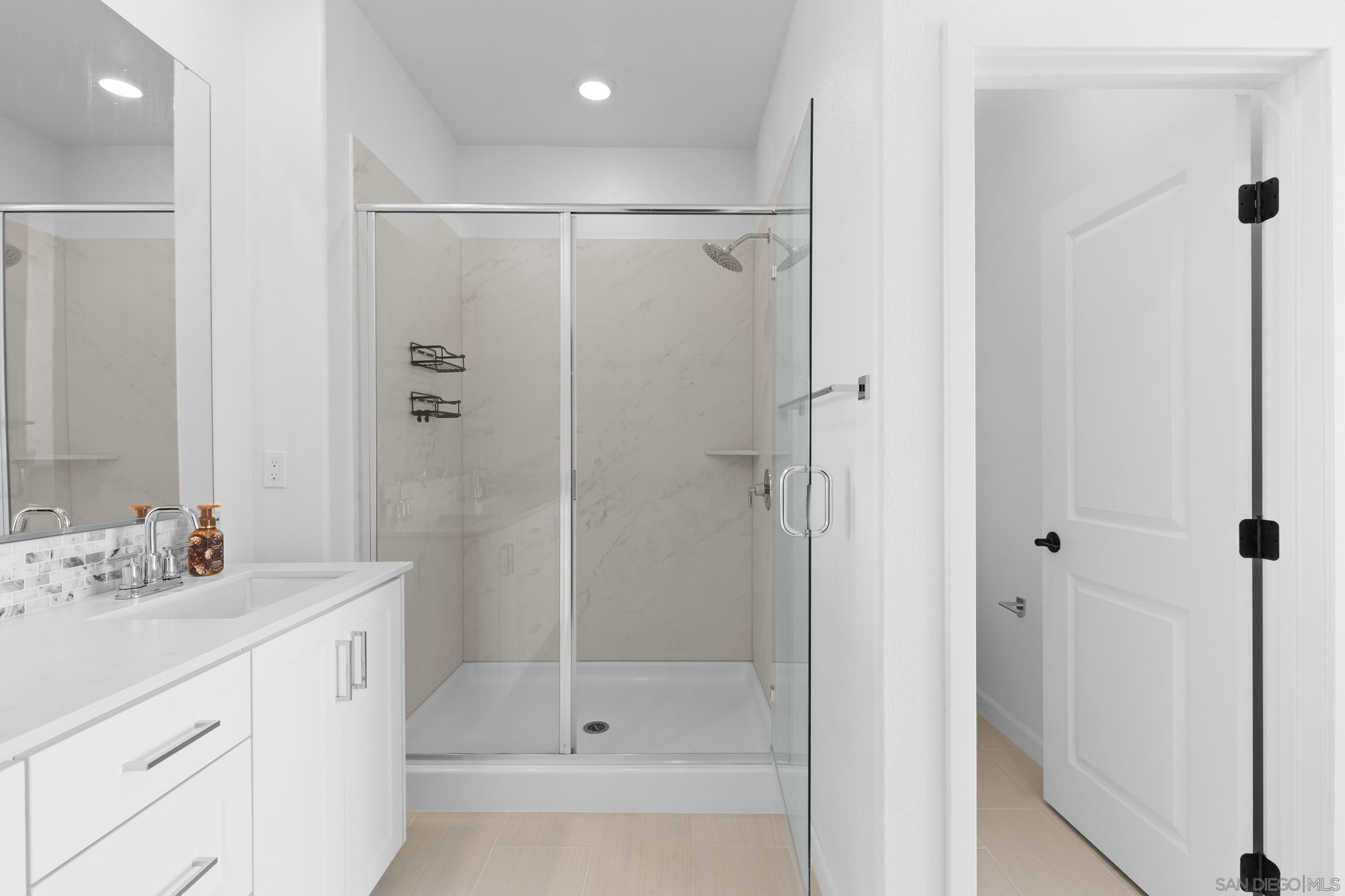 Detail Gallery Image 15 of 27 For 12092  Riley Ln, San Diego,  CA 92128 - 2 Beds | 2/1 Baths