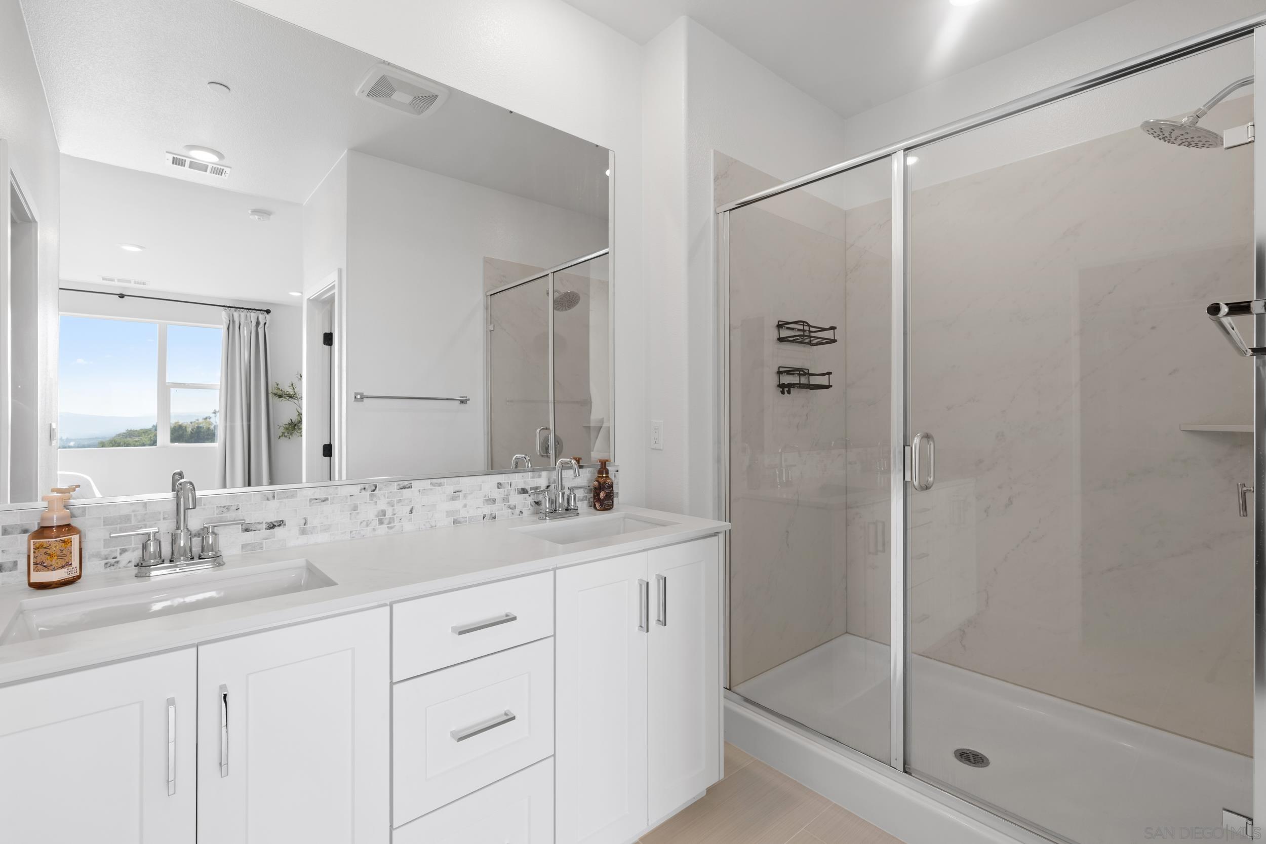 Detail Gallery Image 16 of 27 For 12092  Riley Ln, San Diego,  CA 92128 - 2 Beds | 2/1 Baths