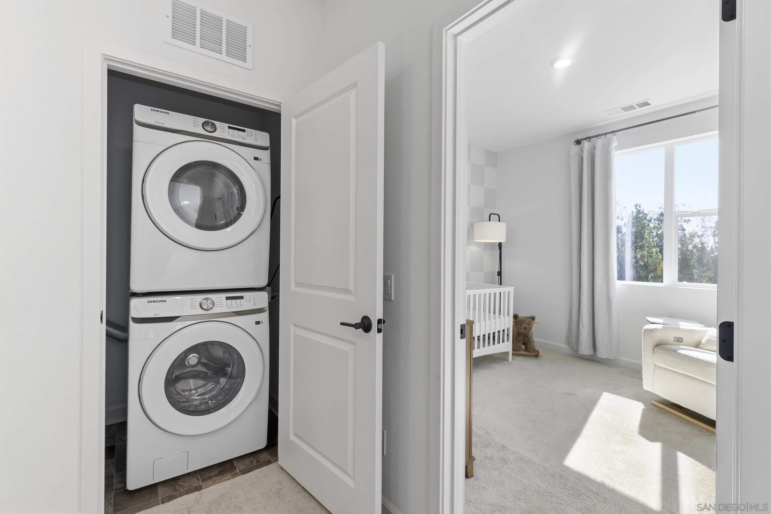 Detail Gallery Image 19 of 27 For 12092  Riley Ln, San Diego,  CA 92128 - 2 Beds | 2/1 Baths