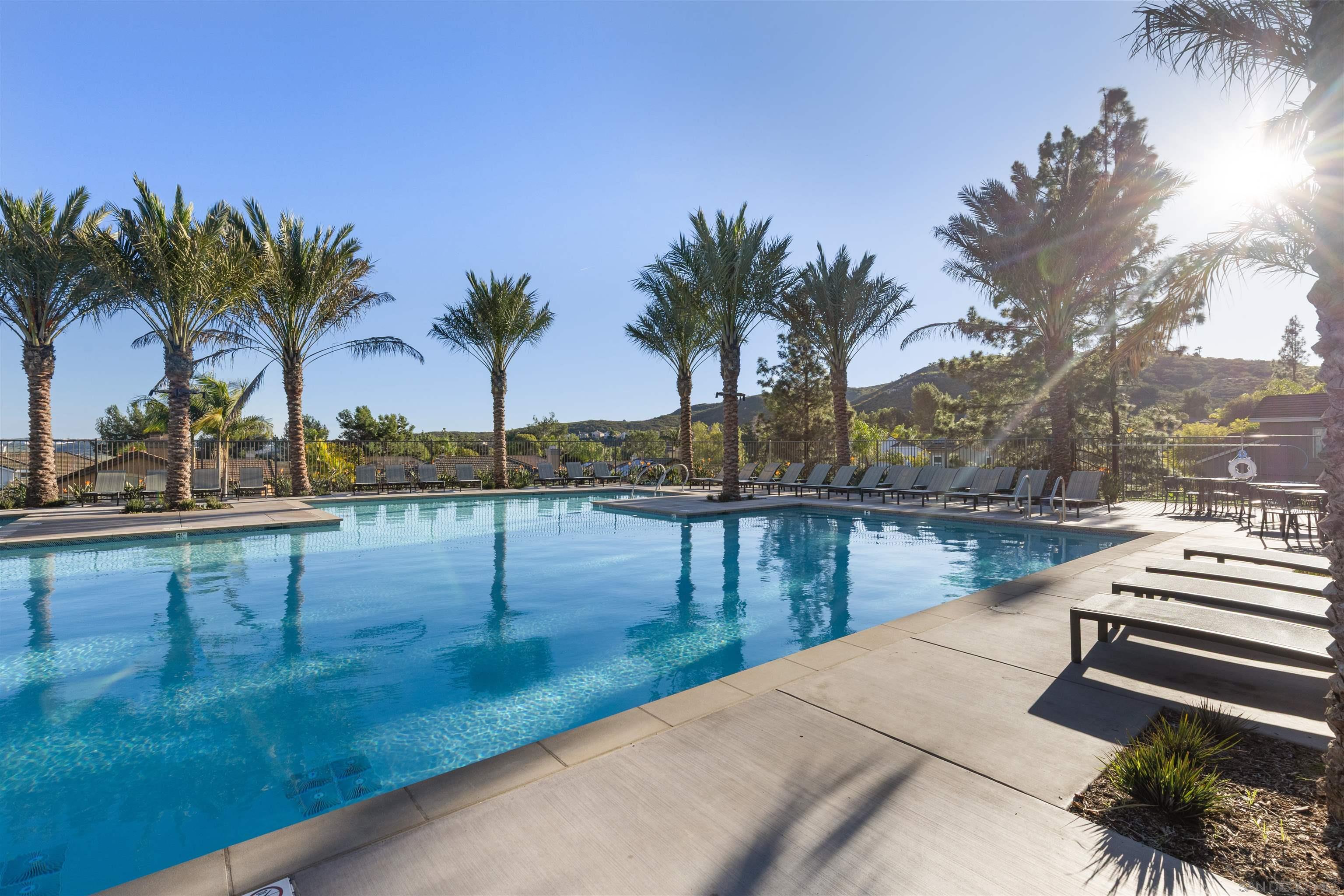 Detail Gallery Image 21 of 27 For 12092  Riley Ln, San Diego,  CA 92128 - 2 Beds | 2/1 Baths