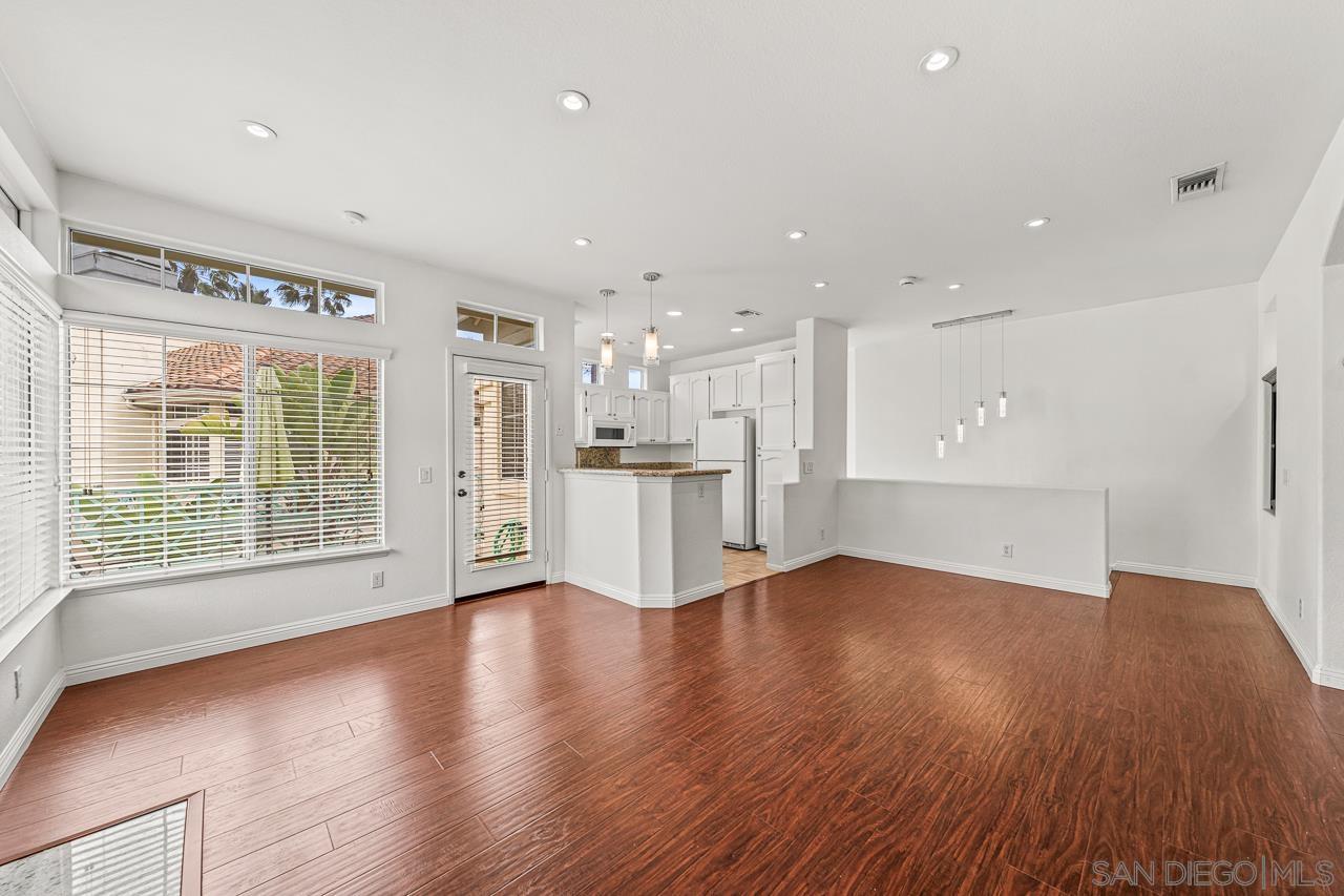 Detail Gallery Image 12 of 42 For 12650  Springbrook Dr  a,  San Diego,  CA 92128 - 2 Beds | 2 Baths