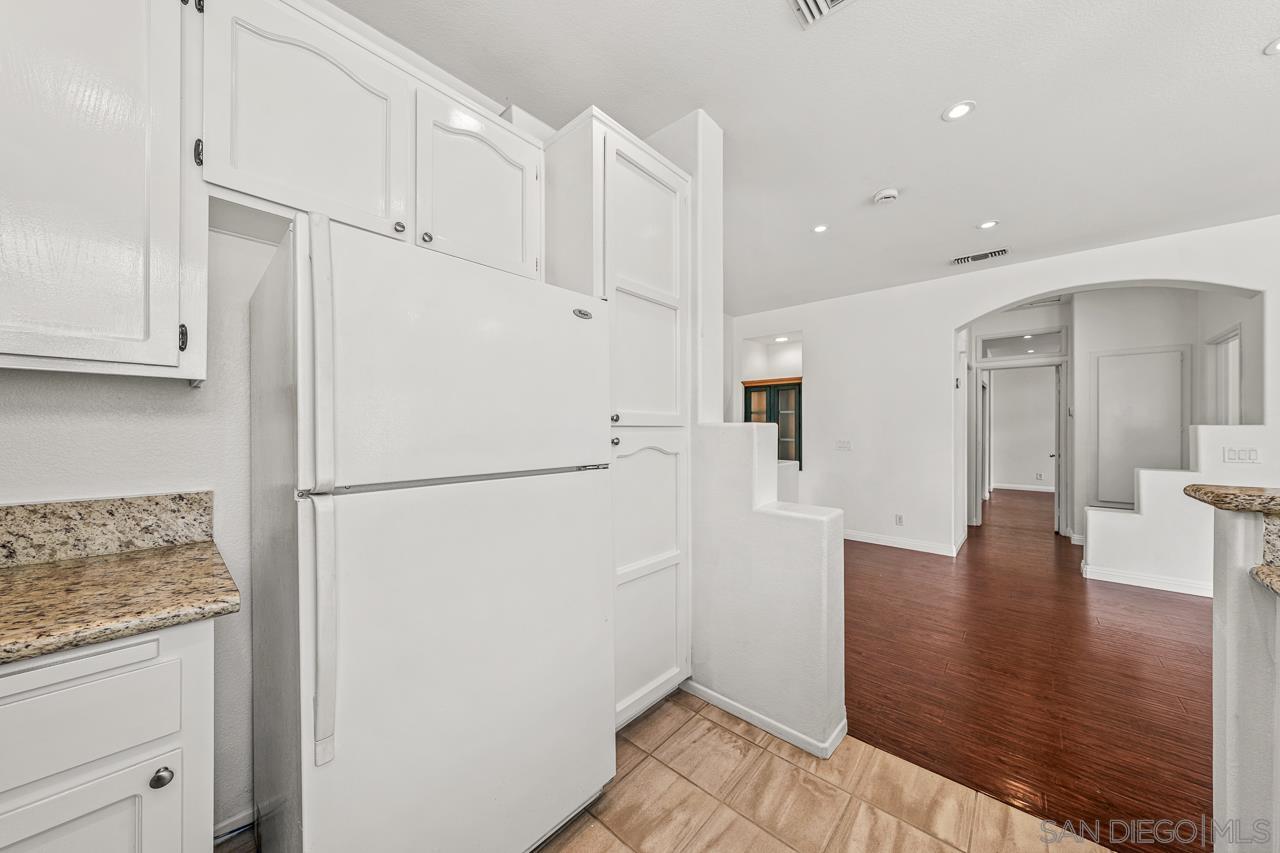 Detail Gallery Image 6 of 42 For 12650  Springbrook Dr  a,  San Diego,  CA 92128 - 2 Beds | 2 Baths