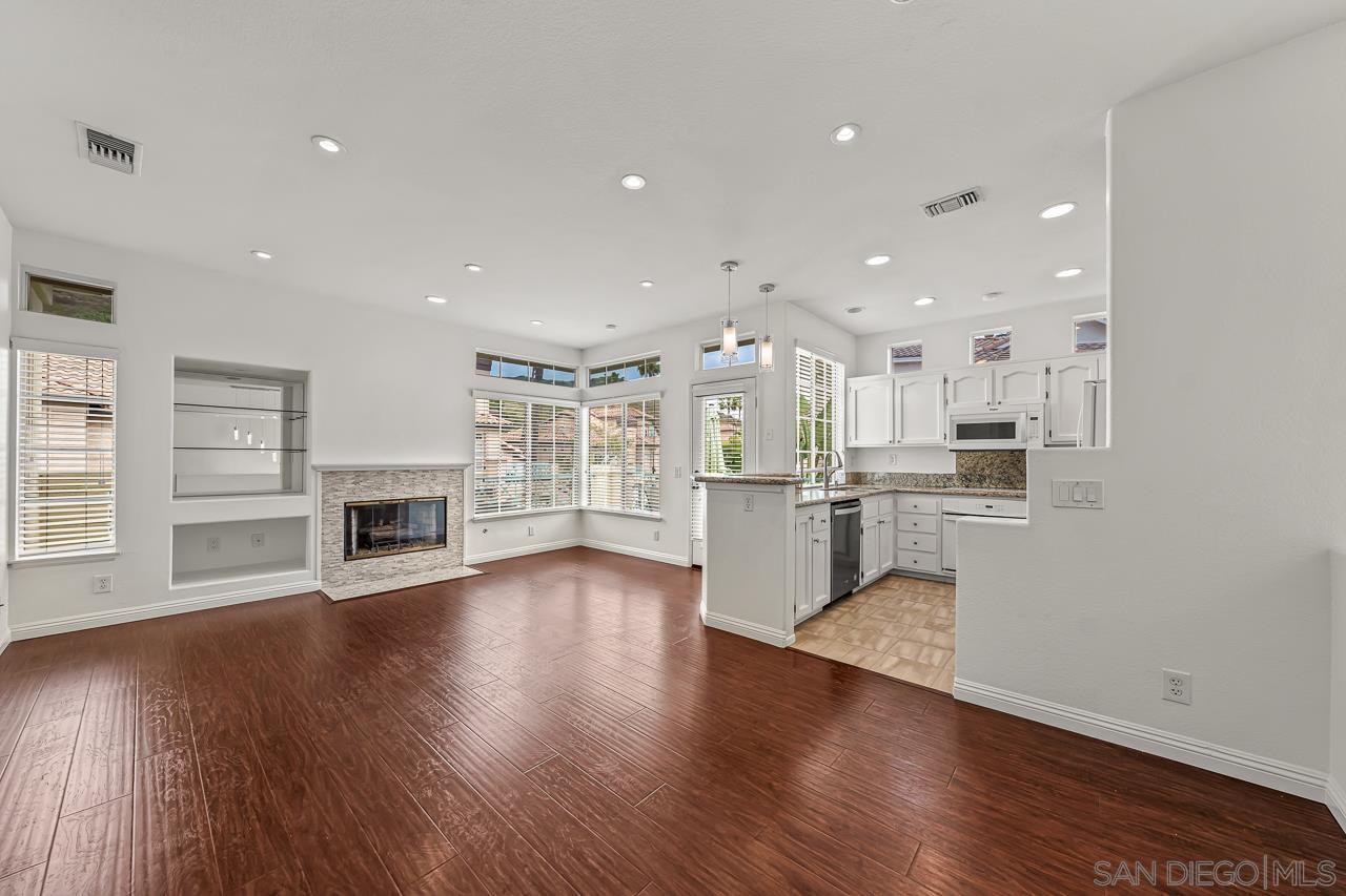 Detail Gallery Image 8 of 42 For 12650  Springbrook Dr  a,  San Diego,  CA 92128 - 2 Beds | 2 Baths