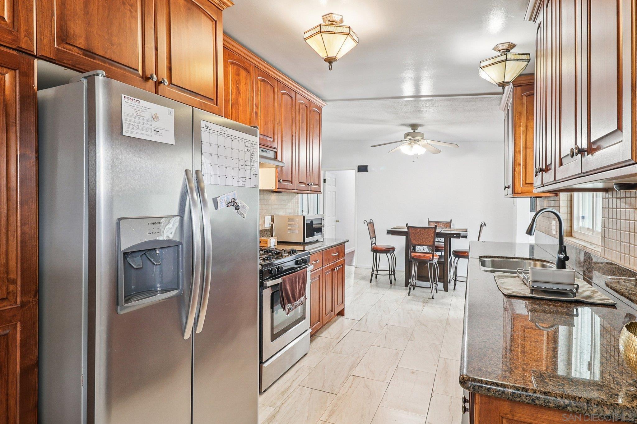 Detail Gallery Image 11 of 37 For 1097  Wayside Ave, El Cajon,  CA 92021 - 4 Beds | 2 Baths