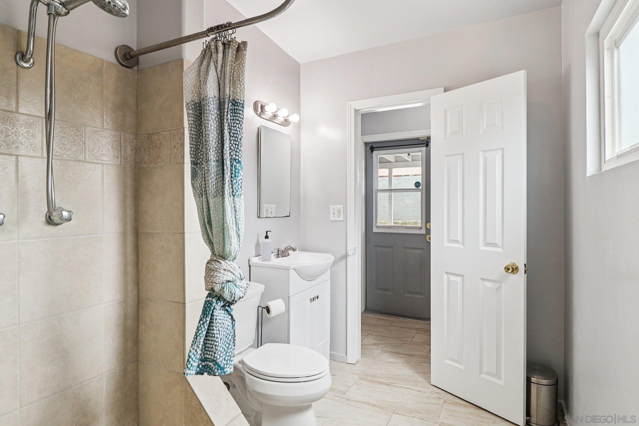 Detail Gallery Image 16 of 37 For 1097  Wayside Ave, El Cajon,  CA 92021 - 4 Beds | 2 Baths