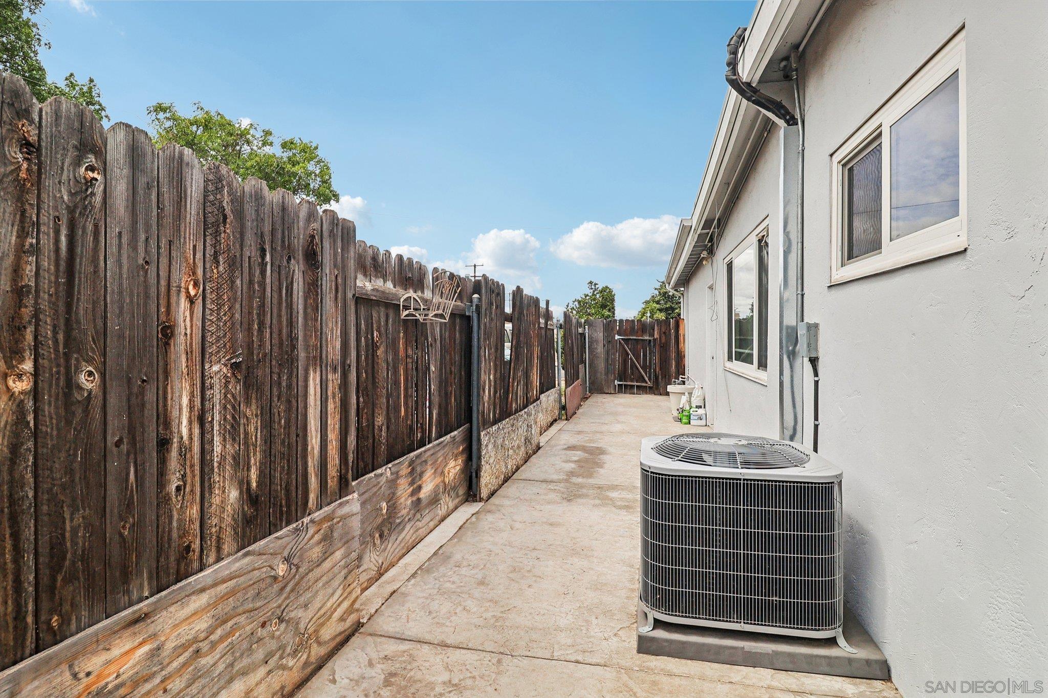 Detail Gallery Image 34 of 37 For 1097  Wayside Ave, El Cajon,  CA 92021 - 4 Beds | 2 Baths