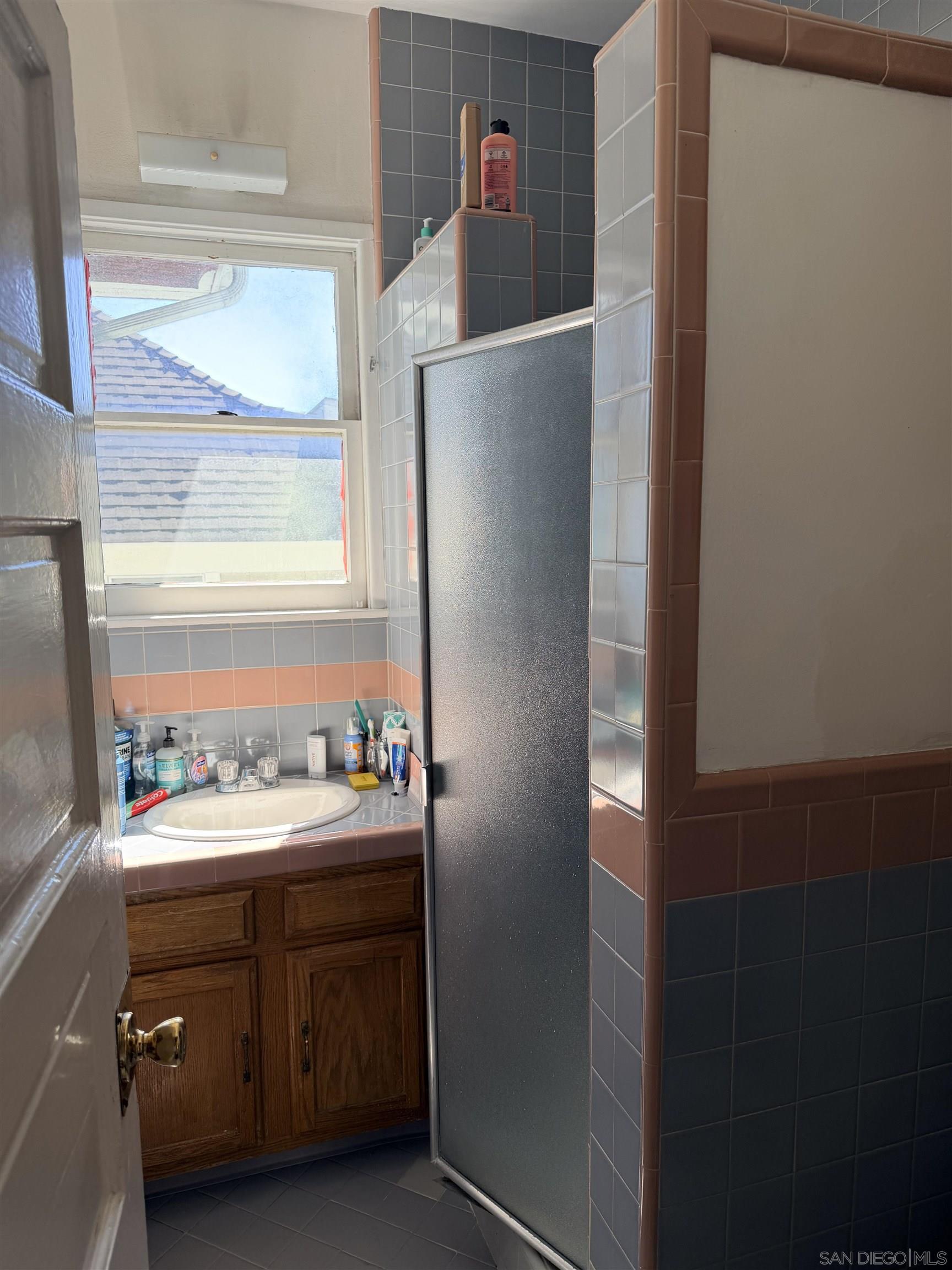 Detail Gallery Image 6 of 13 For 2803 S Menlo Ave, Los Angeles,  CA 90007 - 8 Beds | 4 Baths