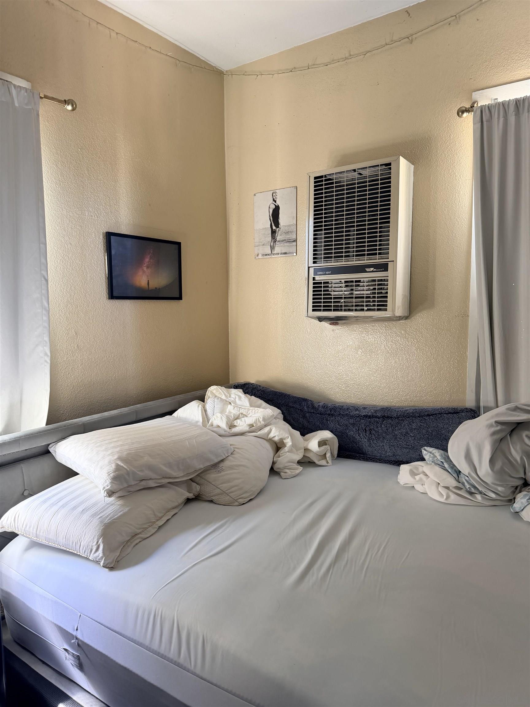 Detail Gallery Image 7 of 13 For 2803 S Menlo Ave, Los Angeles,  CA 90007 - 8 Beds | 4 Baths