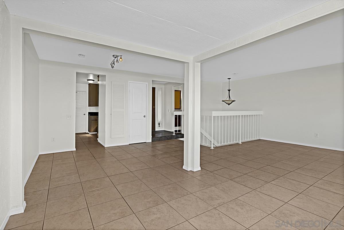 Detail Gallery Image 12 of 38 For 6361  Caminito Andreta, San Diego,  CA 92111 - 2 Beds | 1/1 Baths