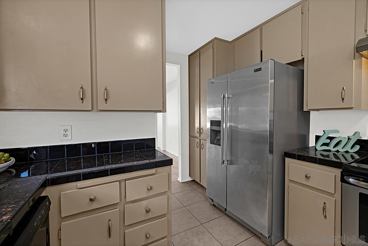 Detail Gallery Image 15 of 38 For 6361  Caminito Andreta, San Diego,  CA 92111 - 2 Beds | 1/1 Baths