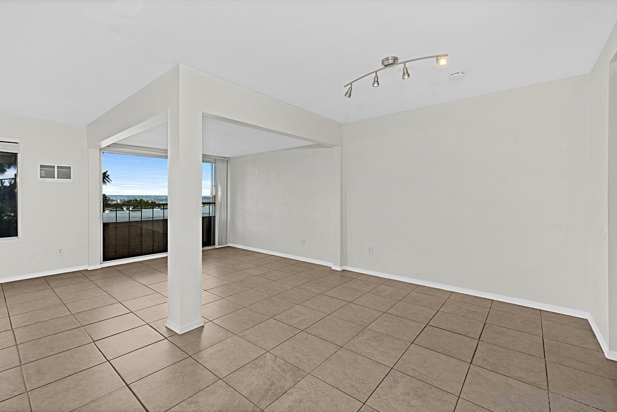 Detail Gallery Image 2 of 38 For 6361  Caminito Andreta, San Diego,  CA 92111 - 2 Beds | 1/1 Baths