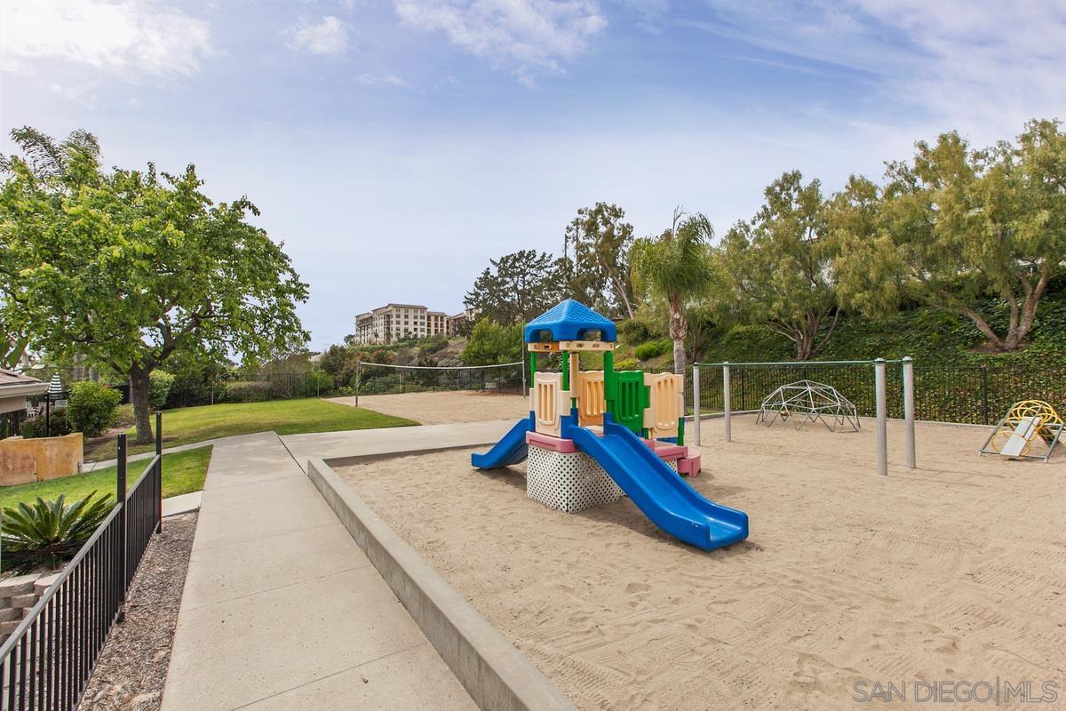 Detail Gallery Image 30 of 38 For 6361  Caminito Andreta, San Diego,  CA 92111 - 2 Beds | 1/1 Baths