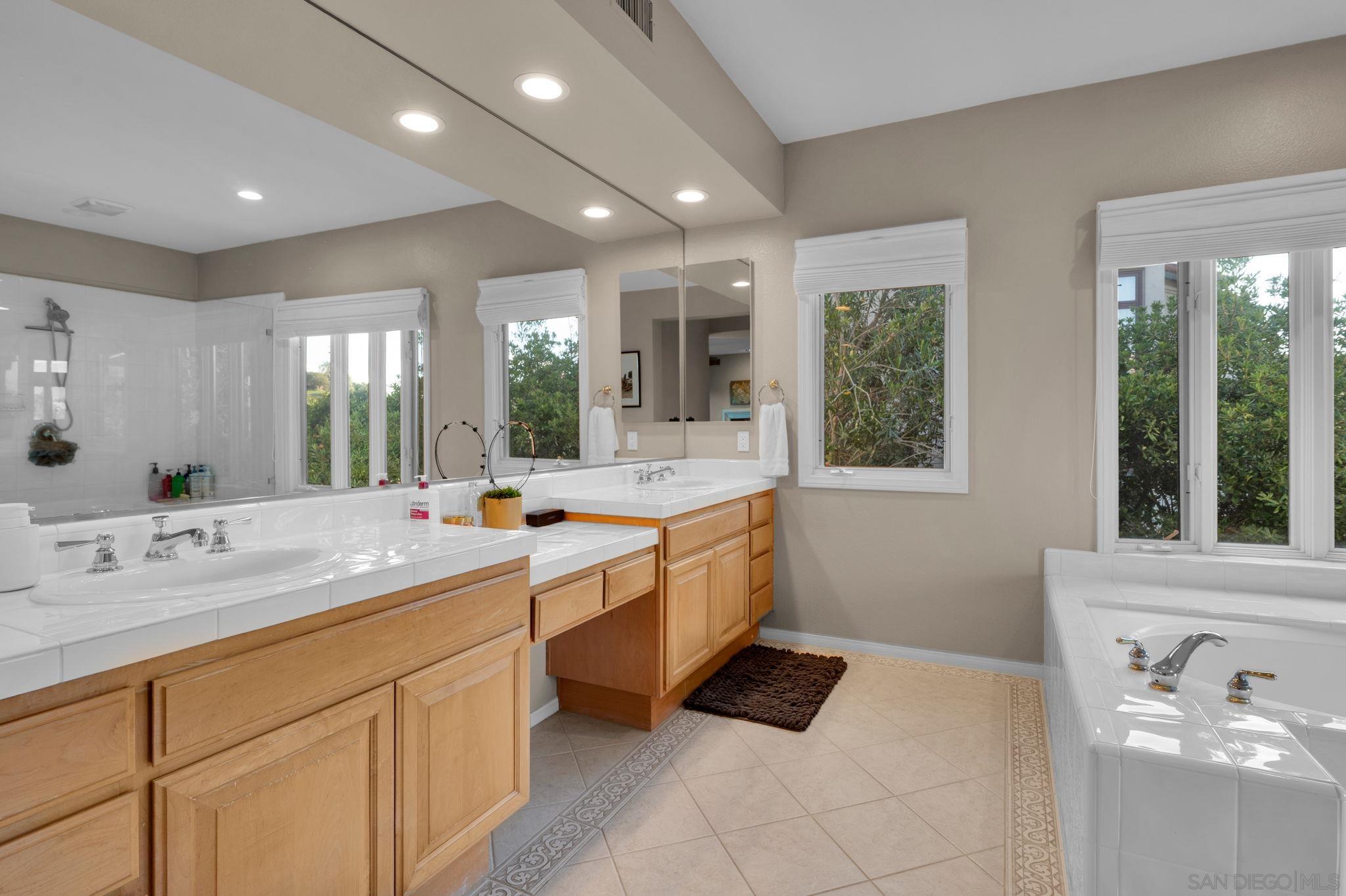 Detail Gallery Image 24 of 56 For 15992 S Woodson Dr, Ramona,  CA 92065 - 6 Beds | 4/1 Baths