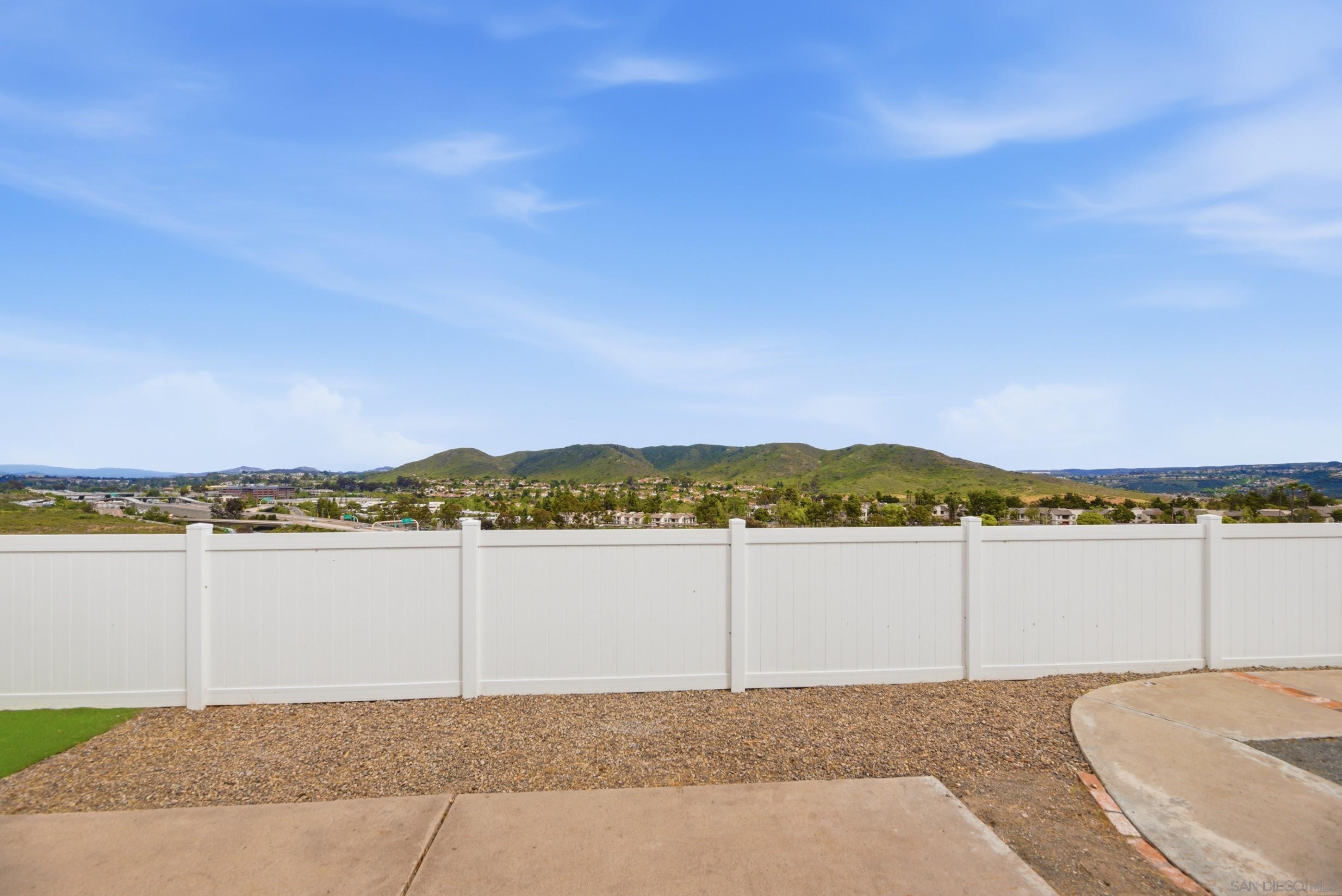 Detail Gallery Image 22 of 30 For 13011  Avenida Grande, San Diego,  CA 92129 - 3 Beds | 2 Baths