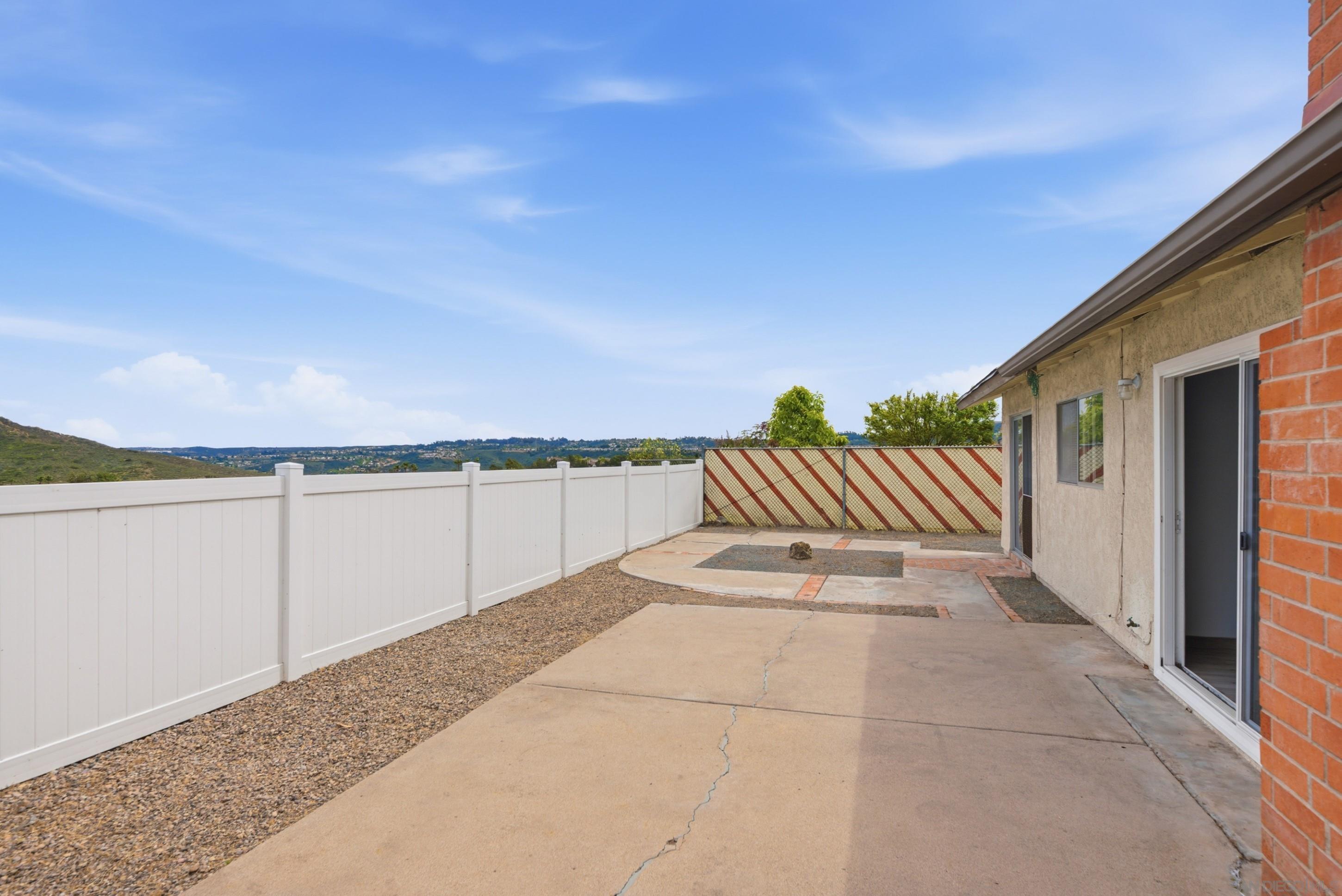 Detail Gallery Image 23 of 30 For 13011  Avenida Grande, San Diego,  CA 92129 - 3 Beds | 2 Baths