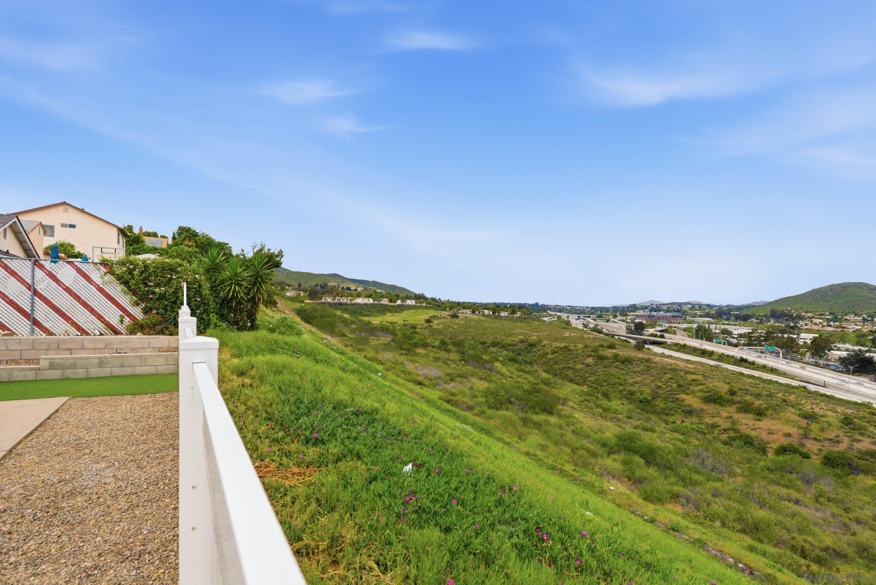 Detail Gallery Image 26 of 30 For 13011  Avenida Grande, San Diego,  CA 92129 - 3 Beds | 2 Baths