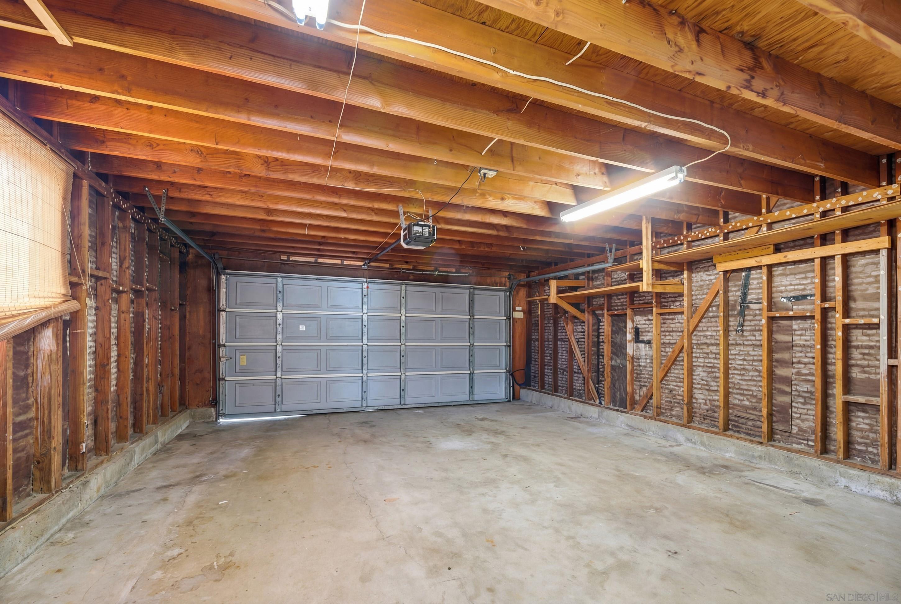 Detail Gallery Image 28 of 30 For 13011  Avenida Grande, San Diego,  CA 92129 - 3 Beds | 2 Baths