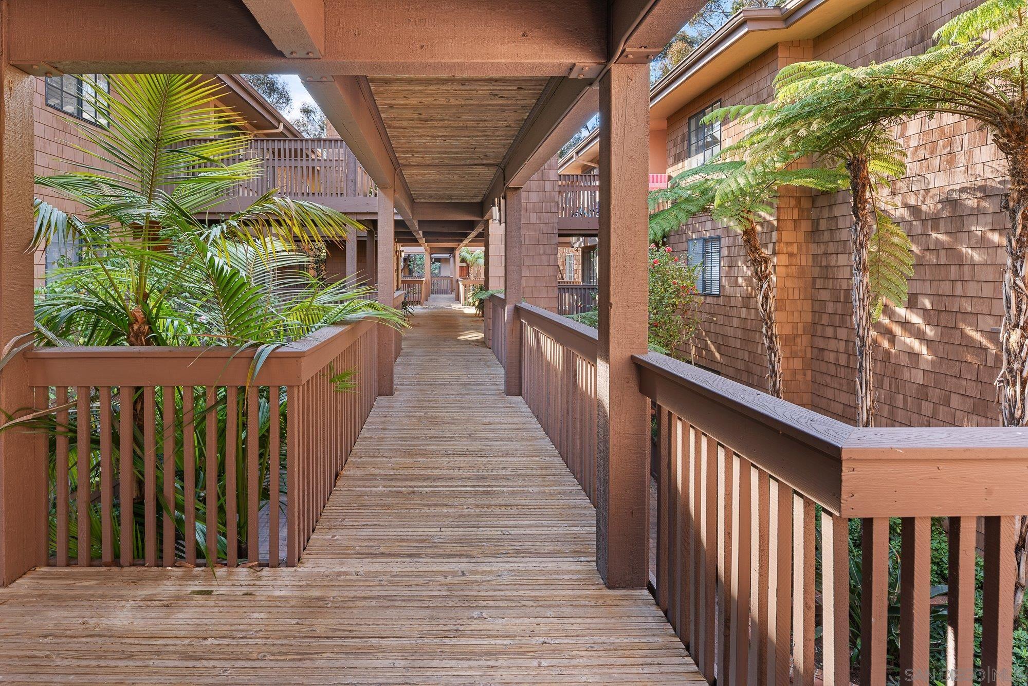 Detail Gallery Image 18 of 23 For 8860  Villa La Jolla Drive  #217,  La Jolla,  CA 92037 - 2 Beds | 2 Baths