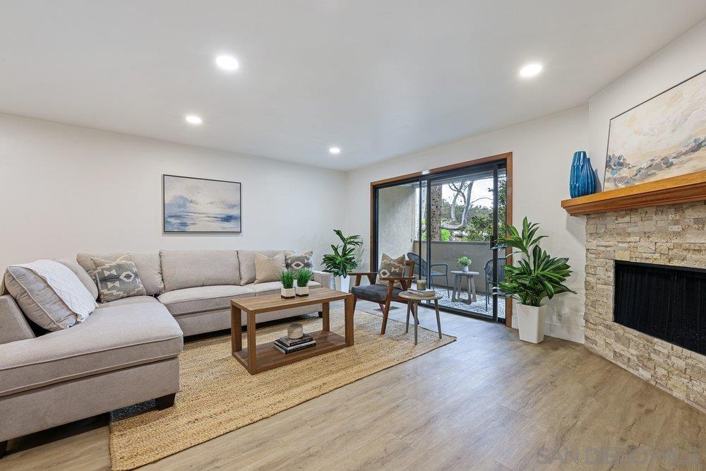 Detail Gallery Image 5 of 23 For 8860  Villa La Jolla Drive  #217,  La Jolla,  CA 92037 - 2 Beds | 2 Baths