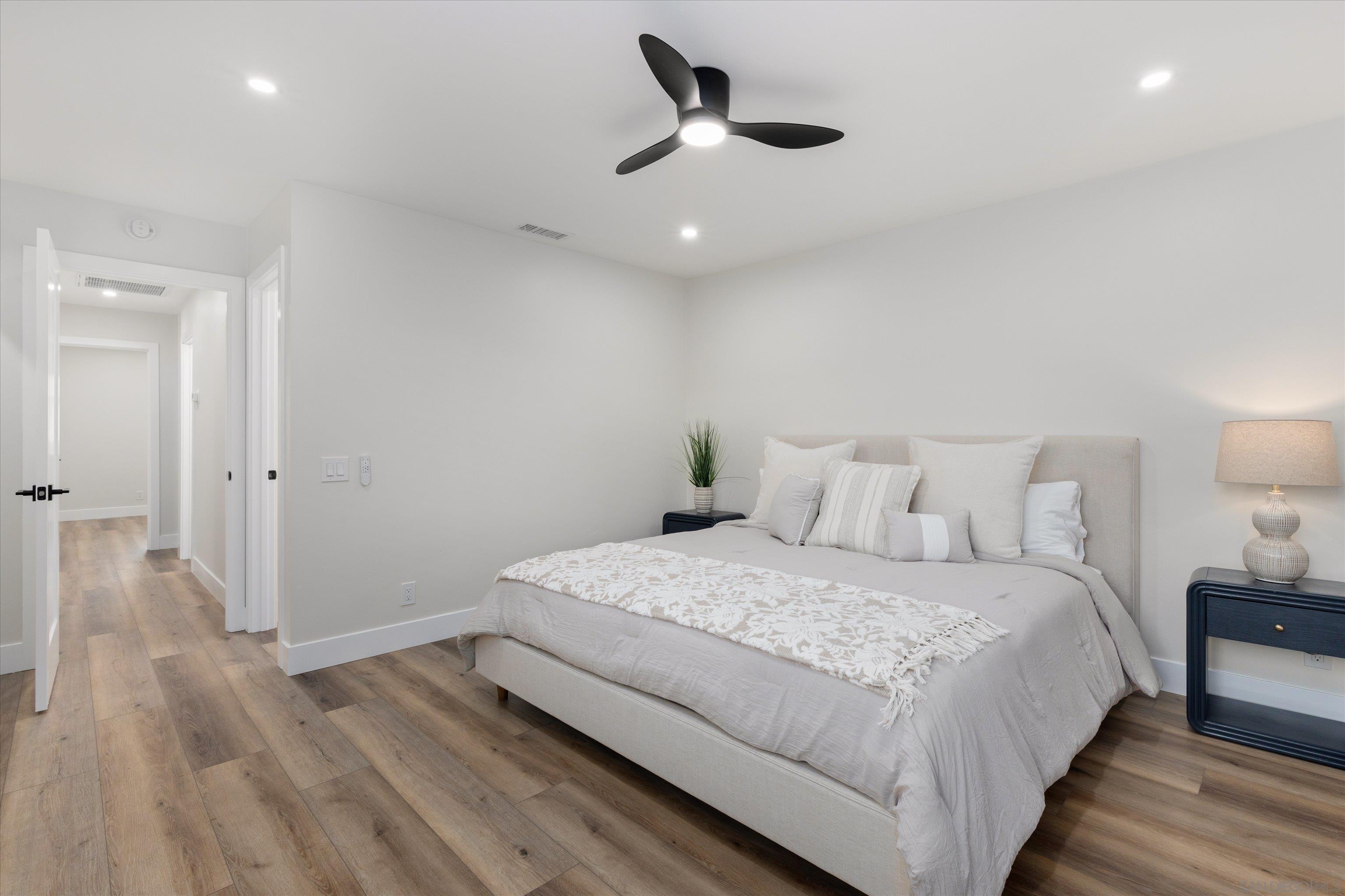 Detail Gallery Image 11 of 31 For 3824  Orange Way, Oceanside,  CA 92057 - 2 Beds | 2 Baths