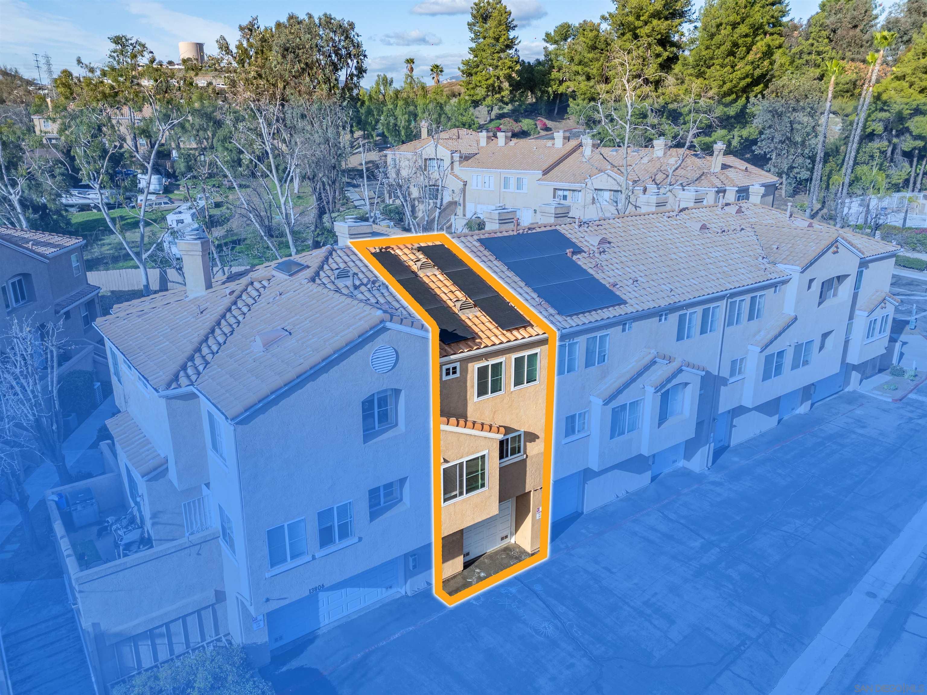 Detail Gallery Image 2 of 29 For 13806  Pinkard Way  #UNIT 40,  El Cajon,  CA 92021 - 2 Beds | 2/1 Baths